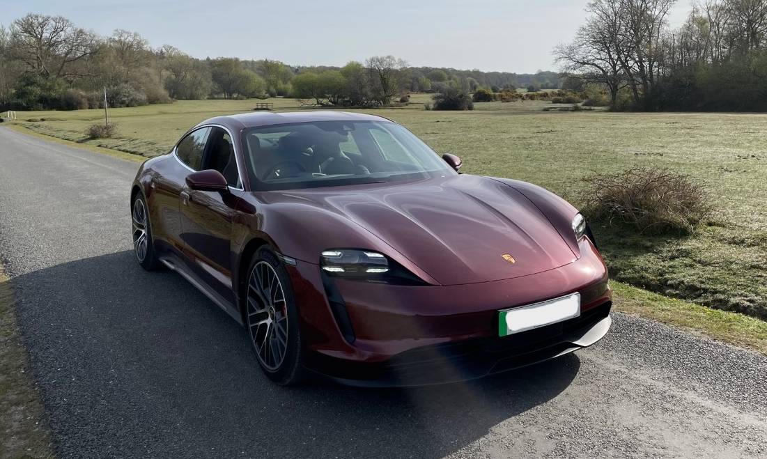 Porsche Taycan CHERRY METALLIC Taycan Club Taycan Sp7