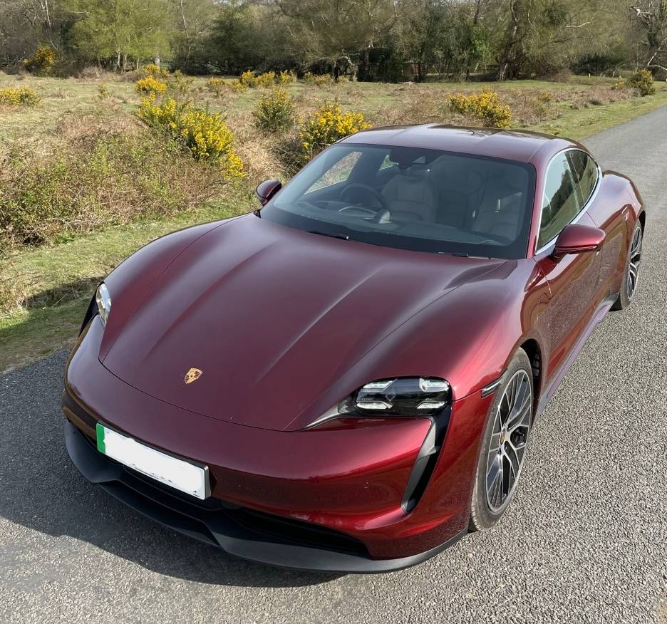 Porsche Taycan CHERRY METALLIC Taycan Club Taycan Sp9
