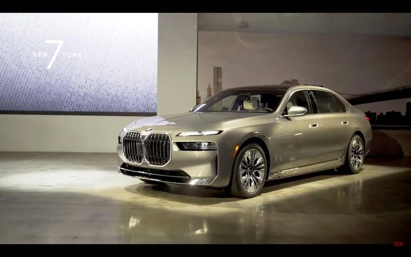 Porsche Taycan The New 7 Series BMW 1650446914295