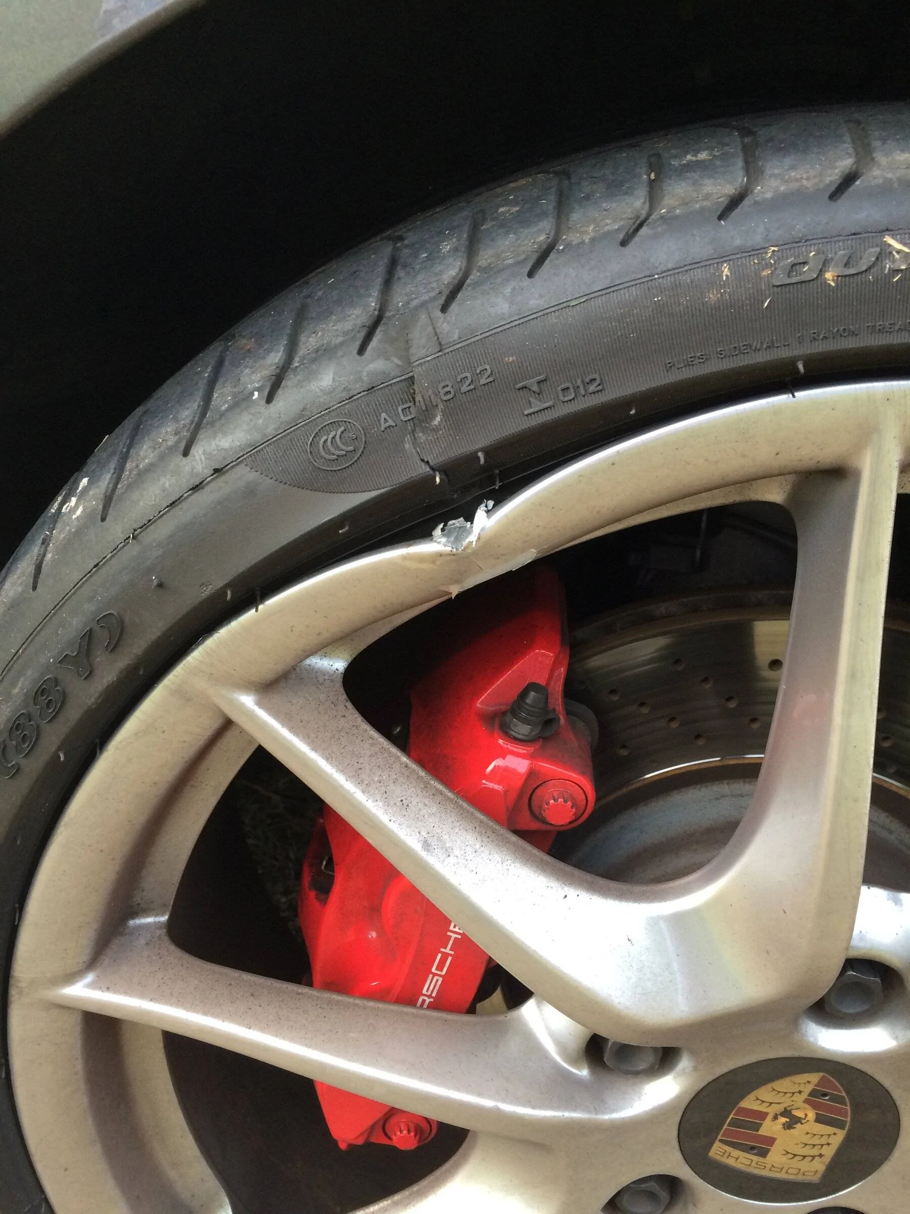 Porsche Taycan Flat Tire Disaster / Taycan 4S / NY 933BE63F-5DC1-48FD-93E1-62EBAC9474A5