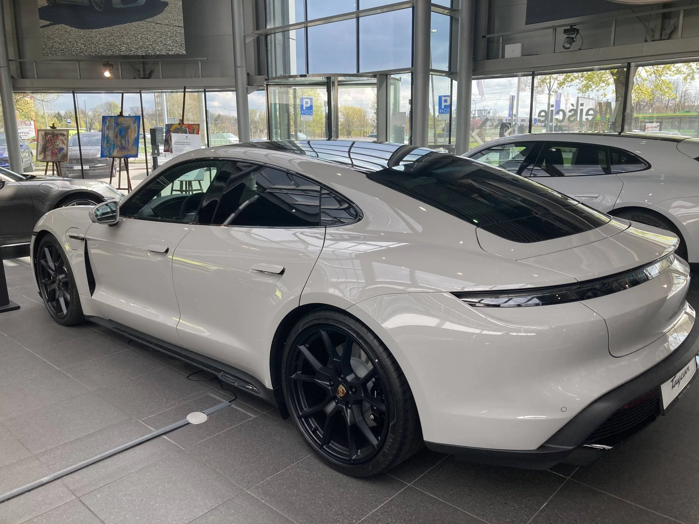 Porsche Taycan Crayon GTS 62F142BA-7C1E-4DD7-8673-EF20667DDADC