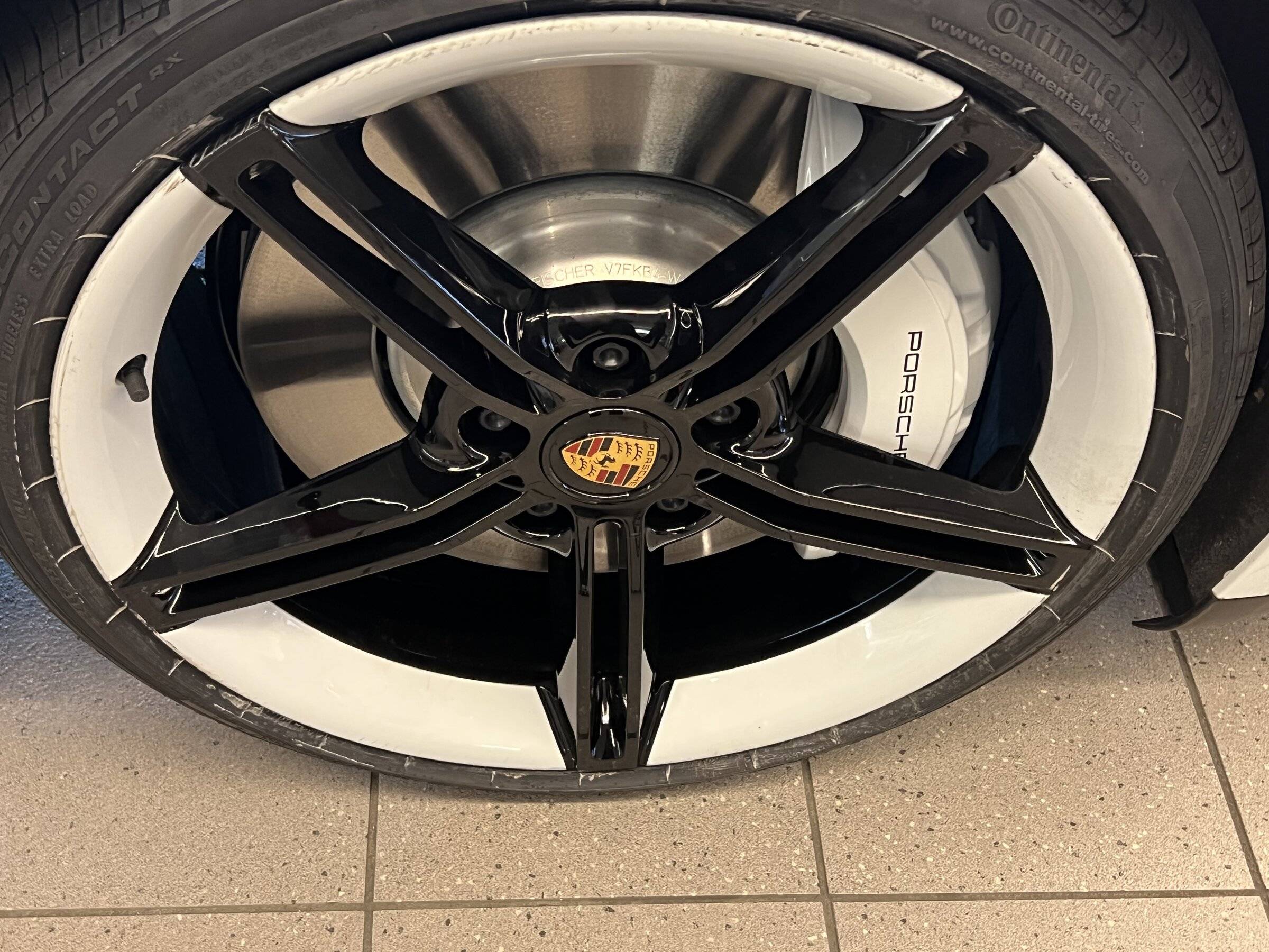 Porsche Taycan Flat Tire Disaster / Taycan 4S / NY F734013E-6723-49E2-B277-82A9D613A6FC