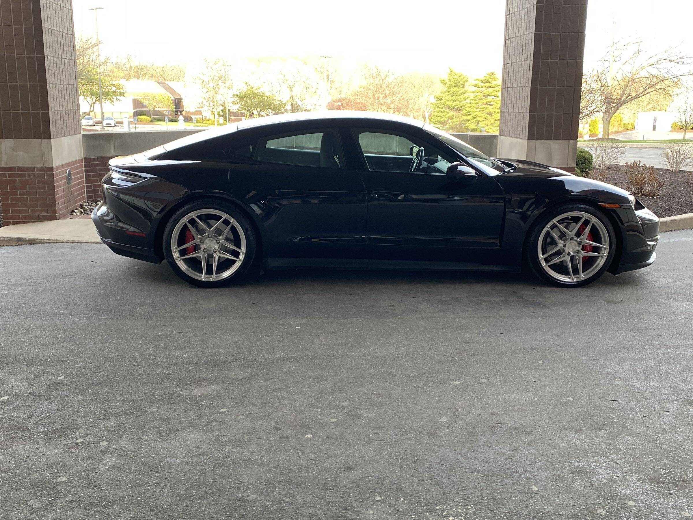 Porsche Taycan New Wheels B924E520-A580-4F3D-9B77-C591D91D2AE9