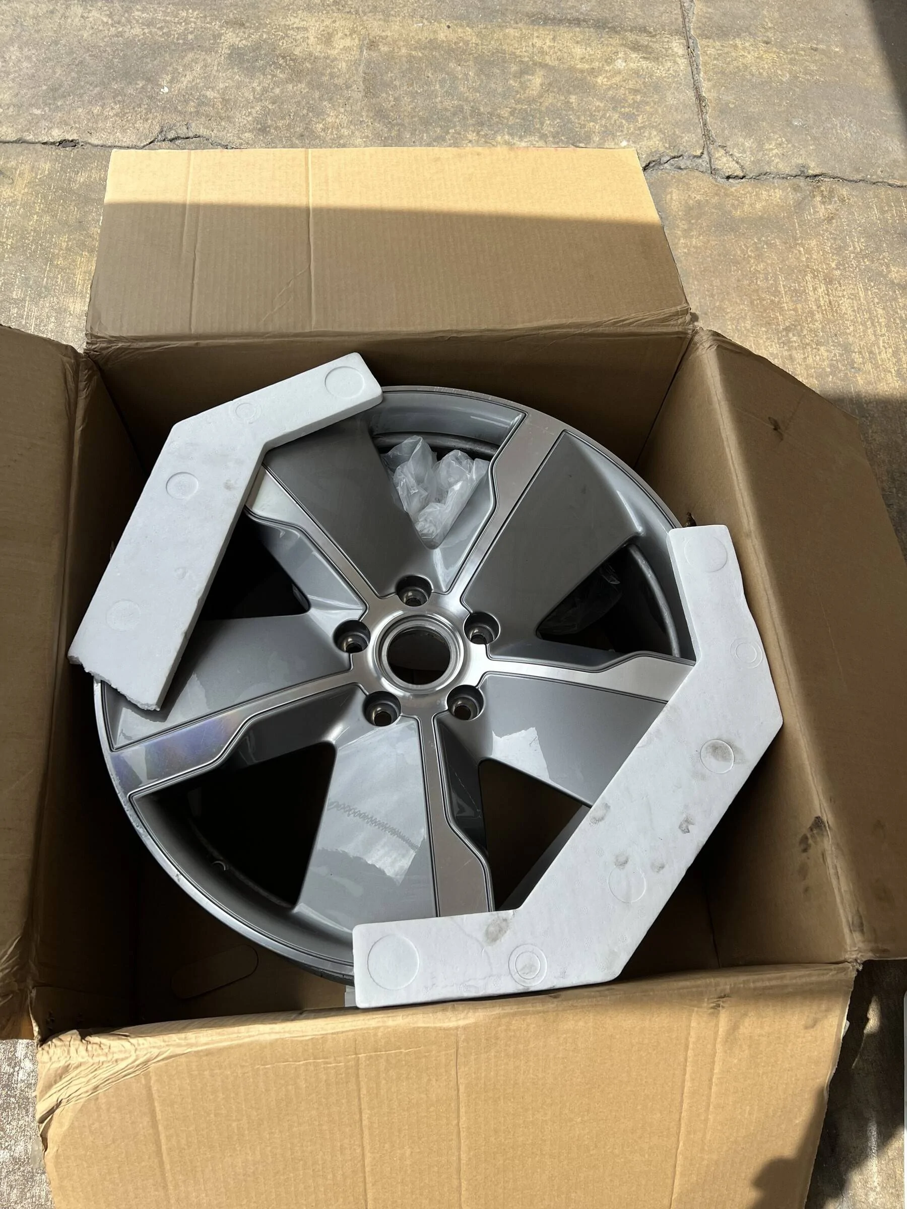 Porsche Taycan Feeler 21" Taycan Exclusive Design Wheels LA1YPZ
