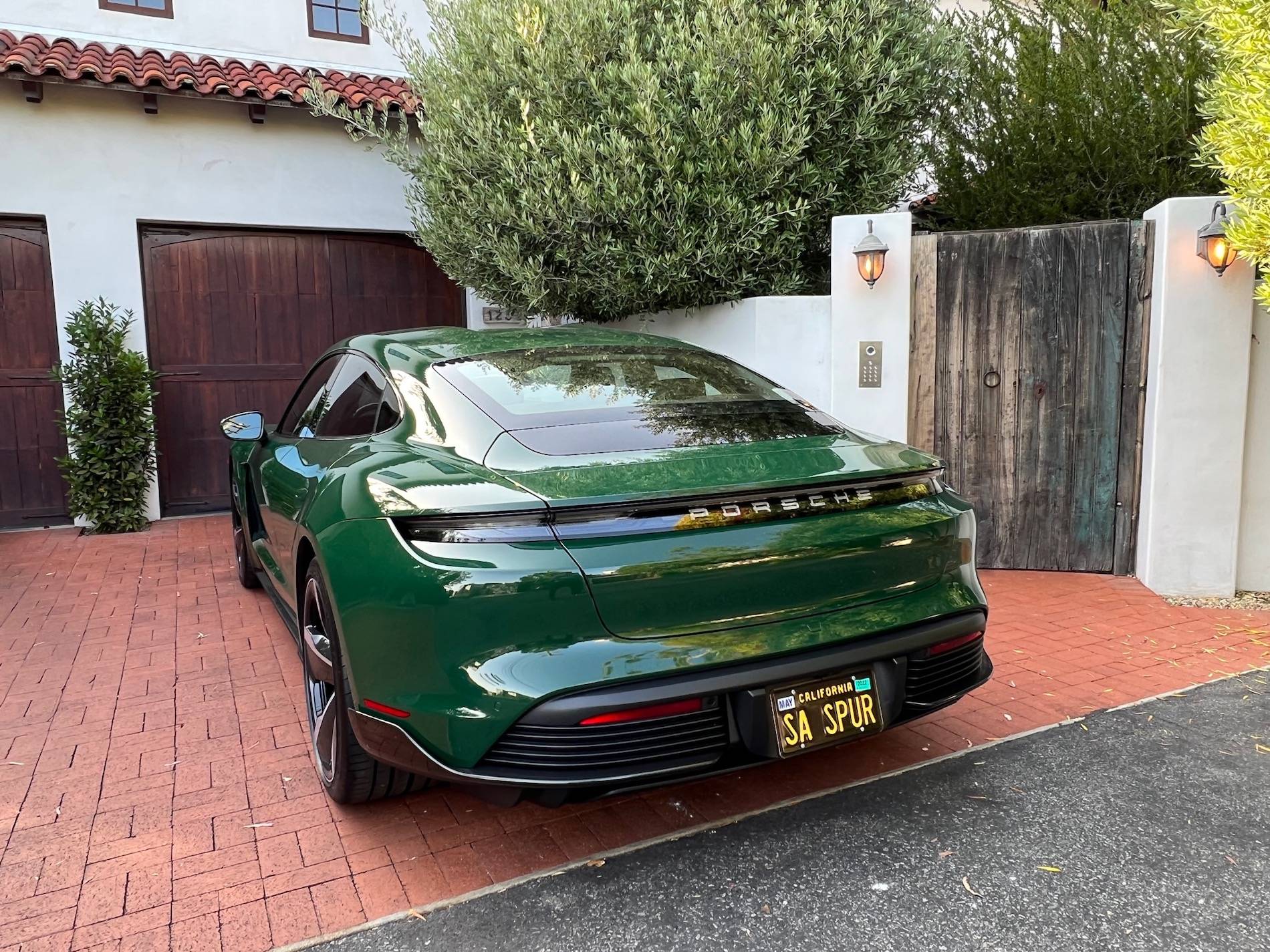 Porsche Taycan My Paint to Sample (PTS) British Racing Green / Truffle Brown Taycan delivered today :-) IMG_6379