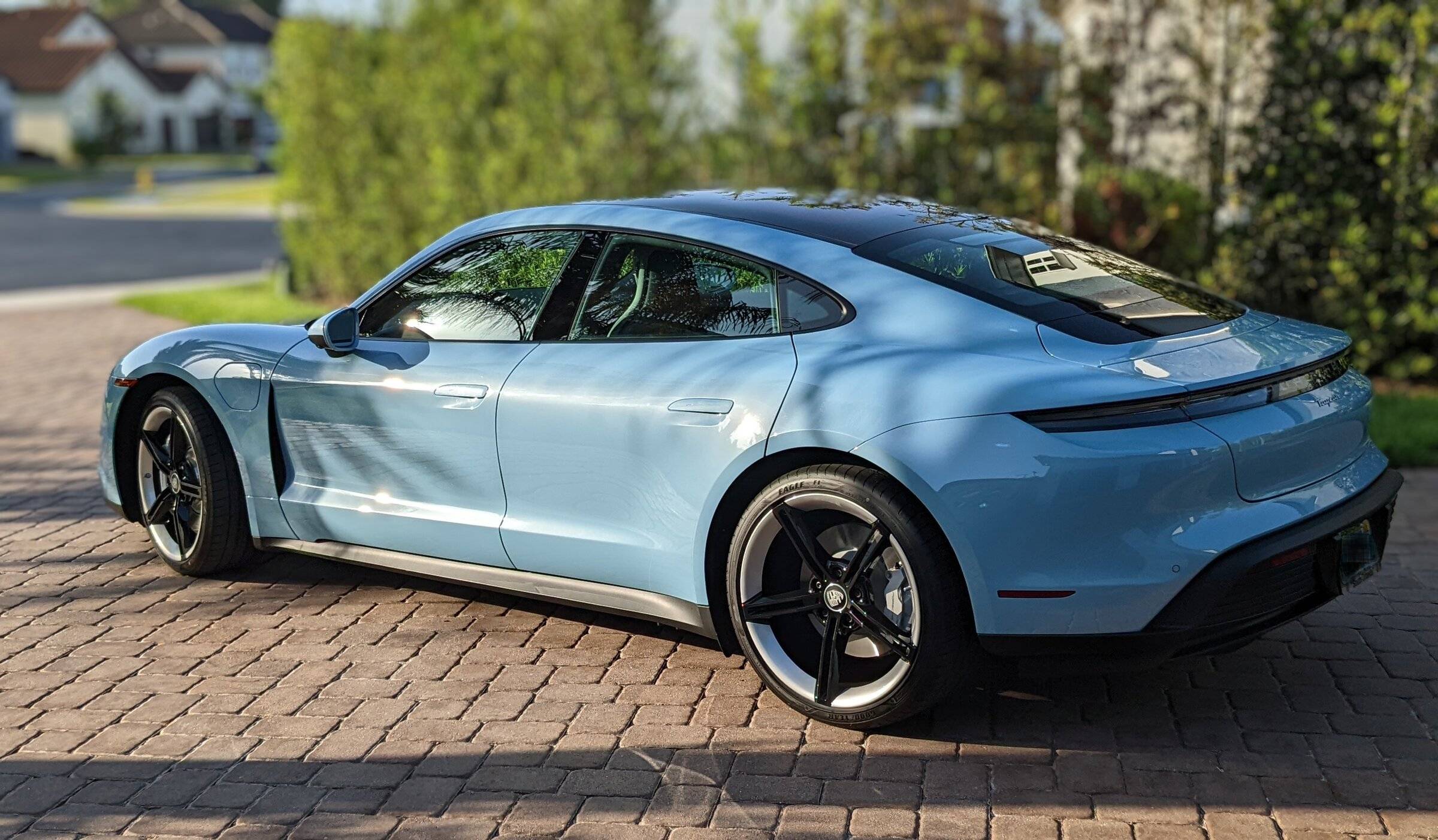Porsche Taycan FROZEN BLUE Taycan Club PXL_20220429_121352270~5