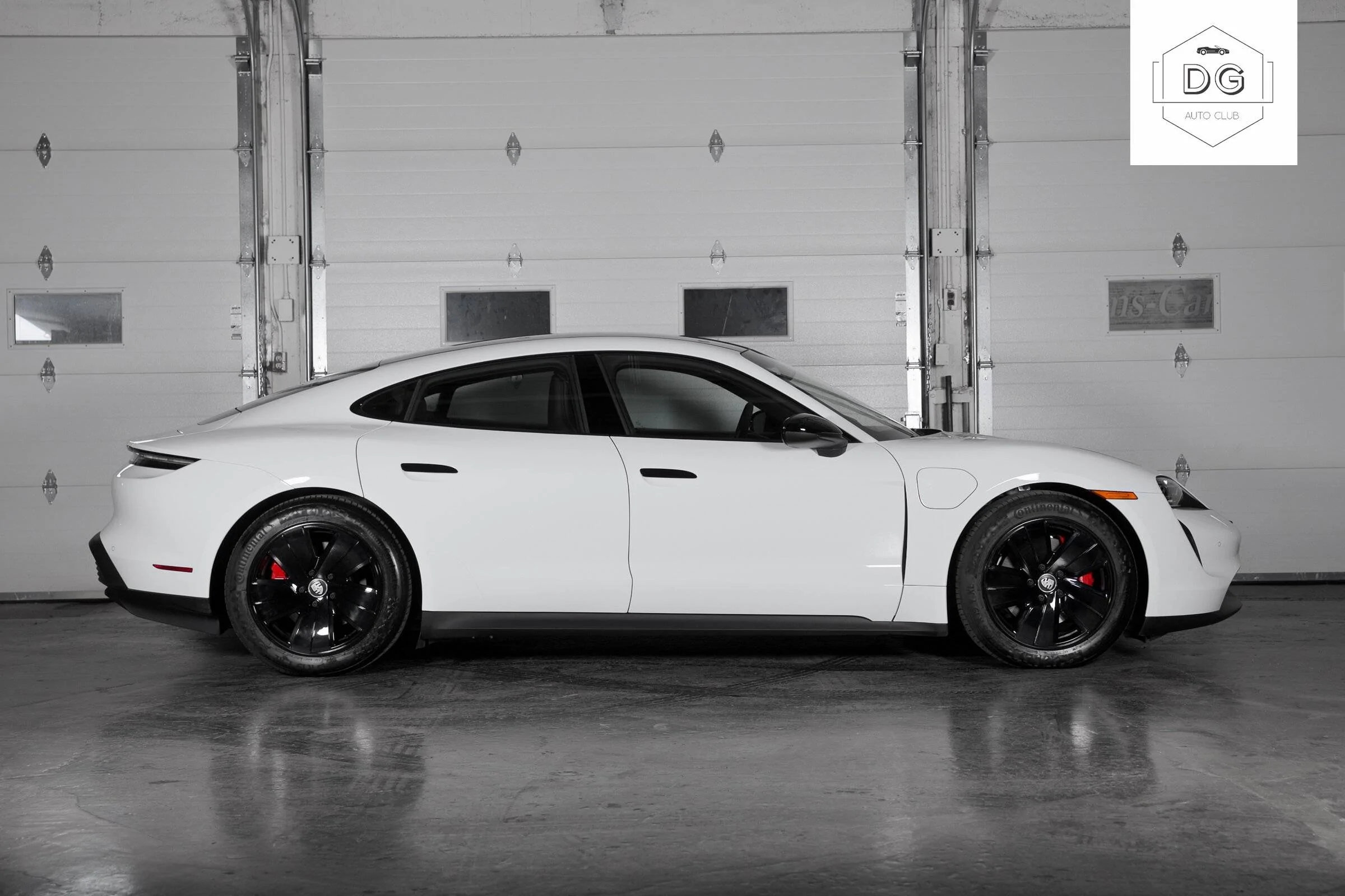 Porsche Taycan OEM blacked out 19" wheels CB03085E-0652-4008-9539-7E68AA4FD71A