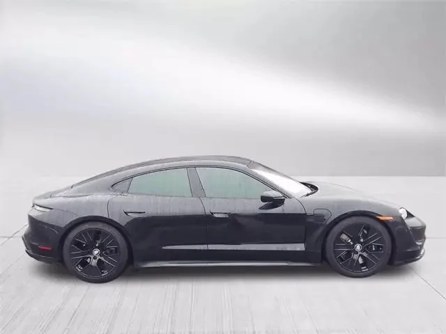 Porsche Taycan Anyone painted their 20s black? F838A3DD-DB9F-4CE5-B3D9-EFACA5EAC2A8