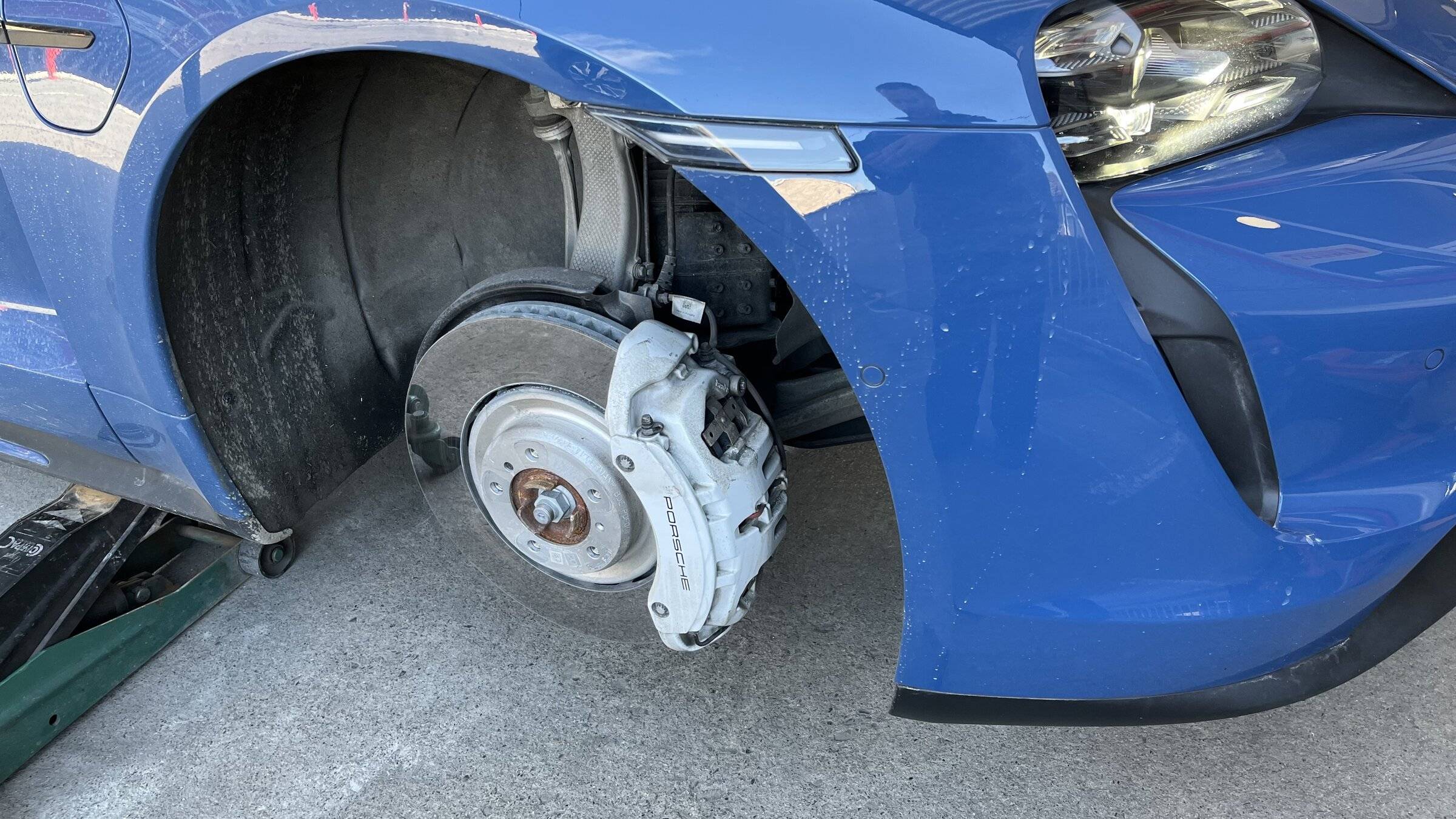 Porsche Taycan Some questions about PSCB——Noise and  Surface coating cracks IMG_9874