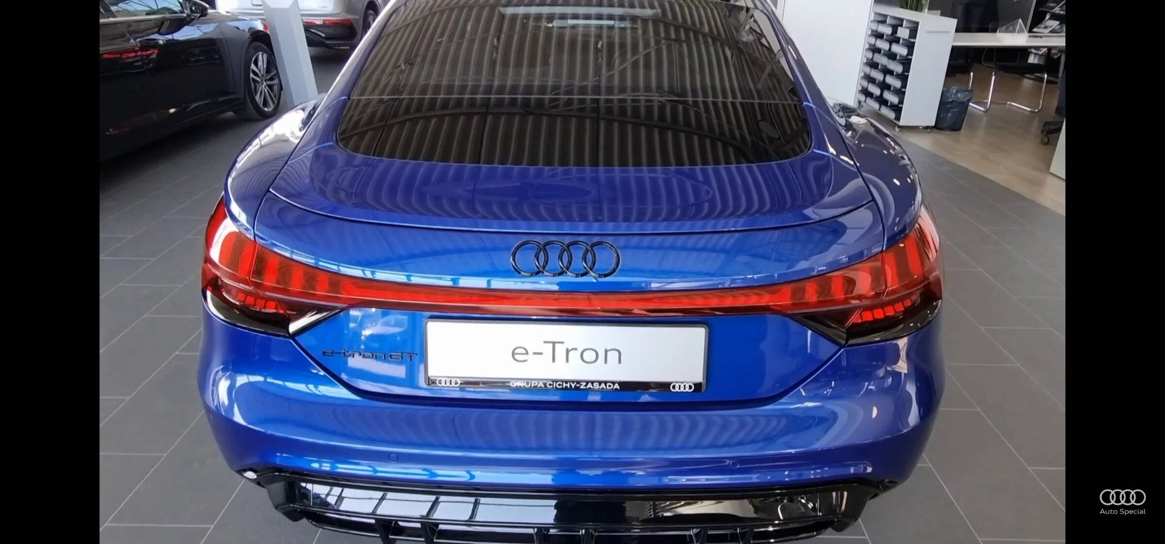 Porsche Taycan Audi Exclusive colors  for the E-Tron GT Screenshot_20220504-044402_YouTu