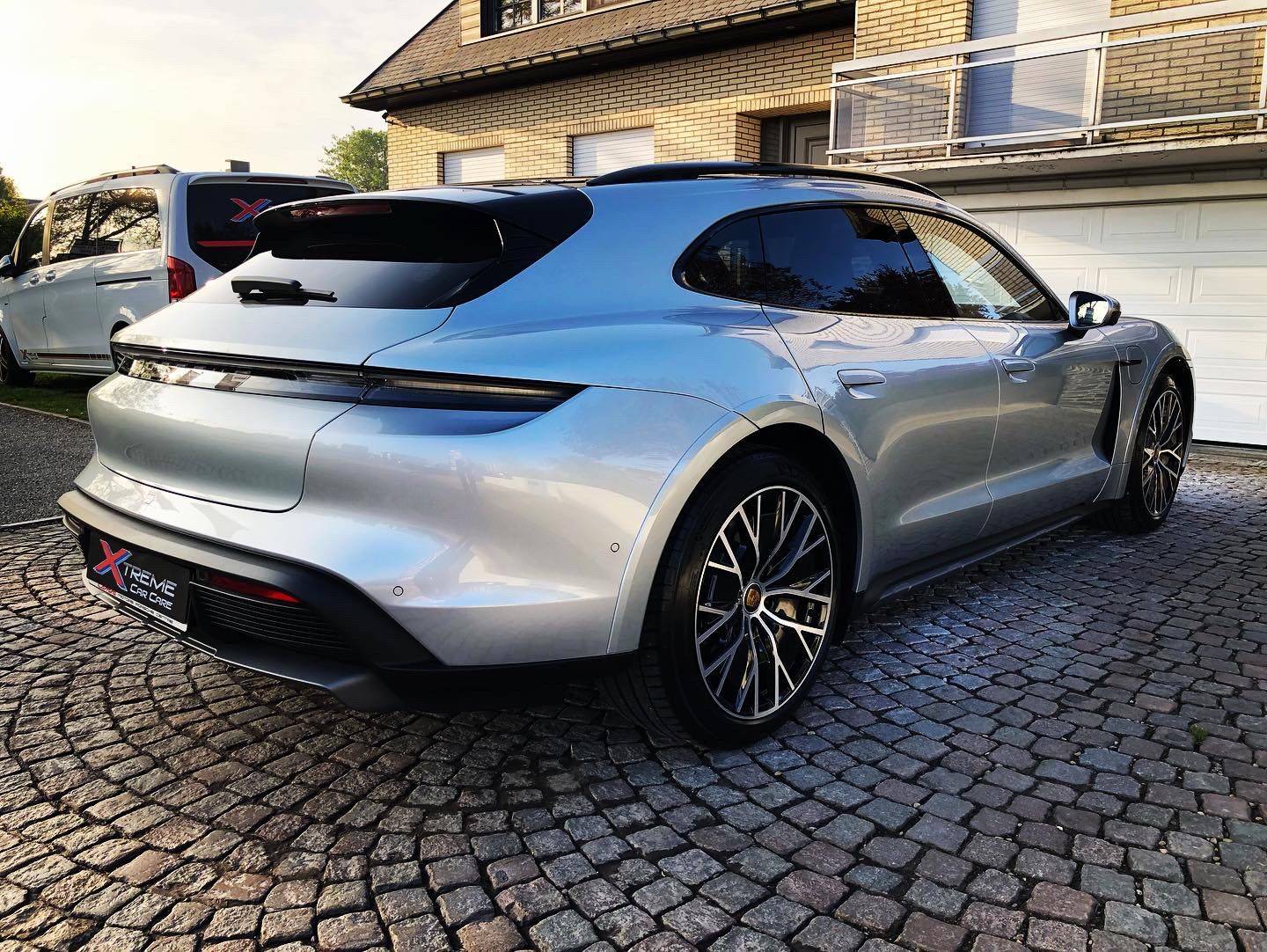 Porsche Taycan My Dolomite Silver CT 4 has arrived at the dealer D677578B-C2C6-4E3E-988E-BA1E394E0C67