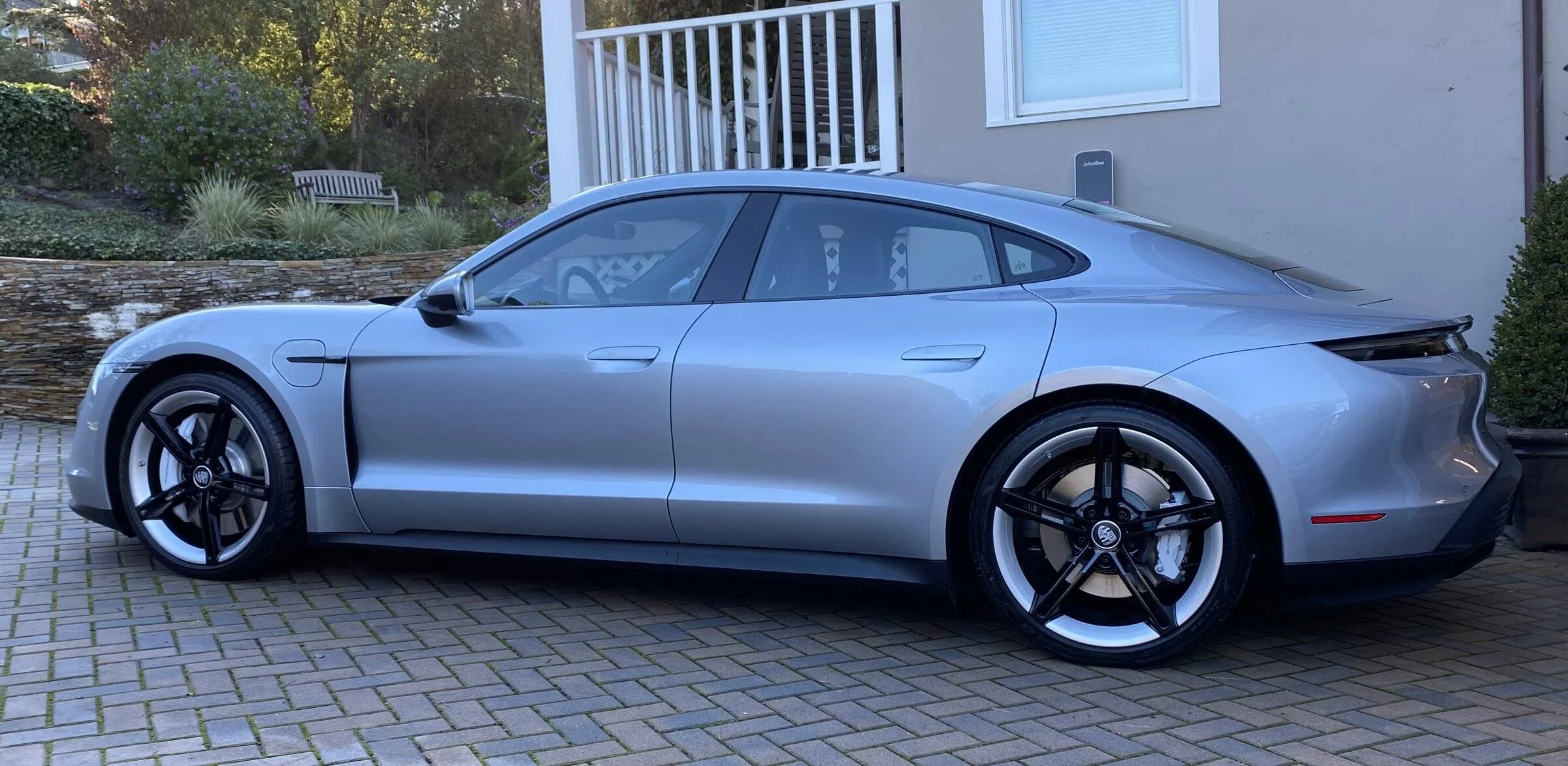 Porsche Taycan DOLOMITE SILVER Taycan Club 1D7B7540-CEDF-4C07-A655-C6E7526EF2D9