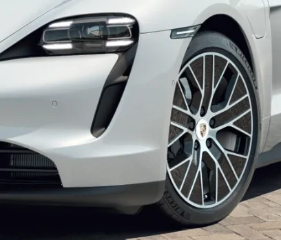 Porsche Taycan Update to Full Colour Porsche Crest on Configurator Screenshot 2022-05-08 at 12.19.17 PM