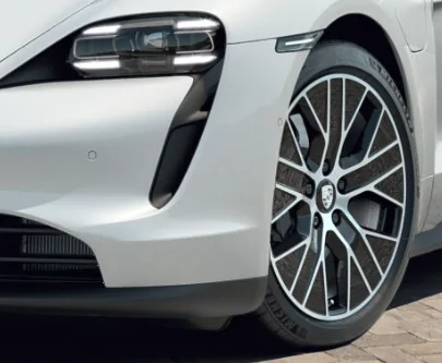 Porsche Taycan Update to Full Colour Porsche Crest on Configurator Screenshot 2022-05-08 at 12.20.45 PM