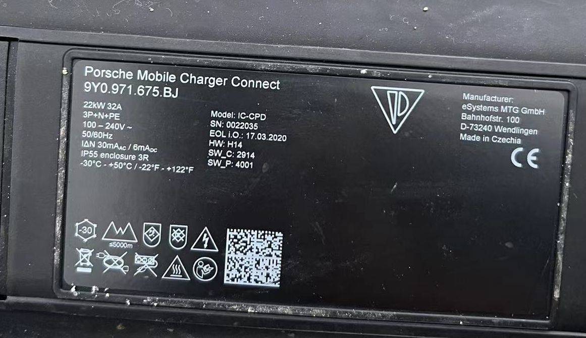 Porsche Taycan Show your home charging setup for your Taycan Porsche PMCC 9Y0.971.675.BJ 22kW 32A