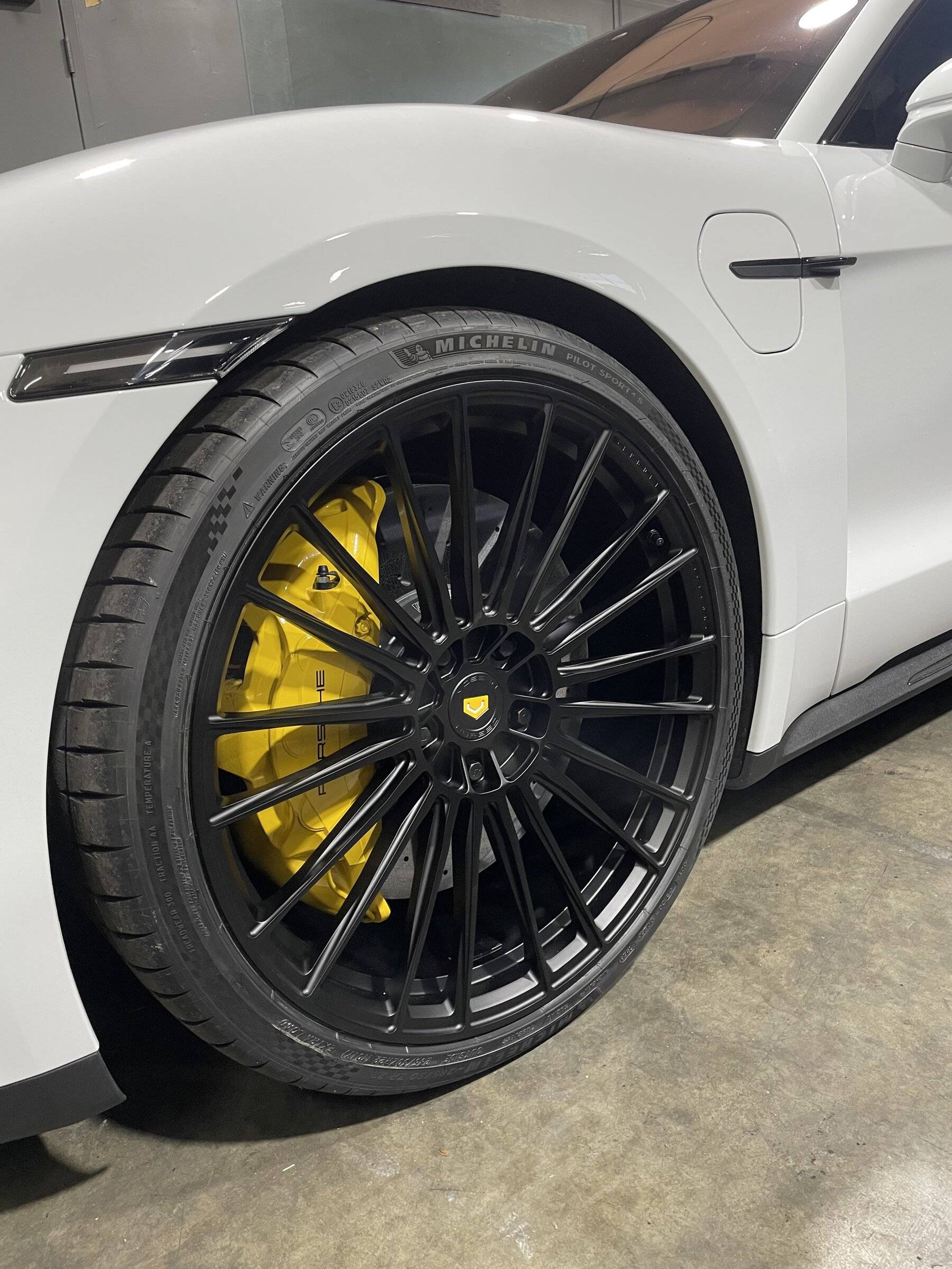 Porsche Taycan new shoes vossen 22in s17-04 No Cete Lowering Module needed color matched center caps