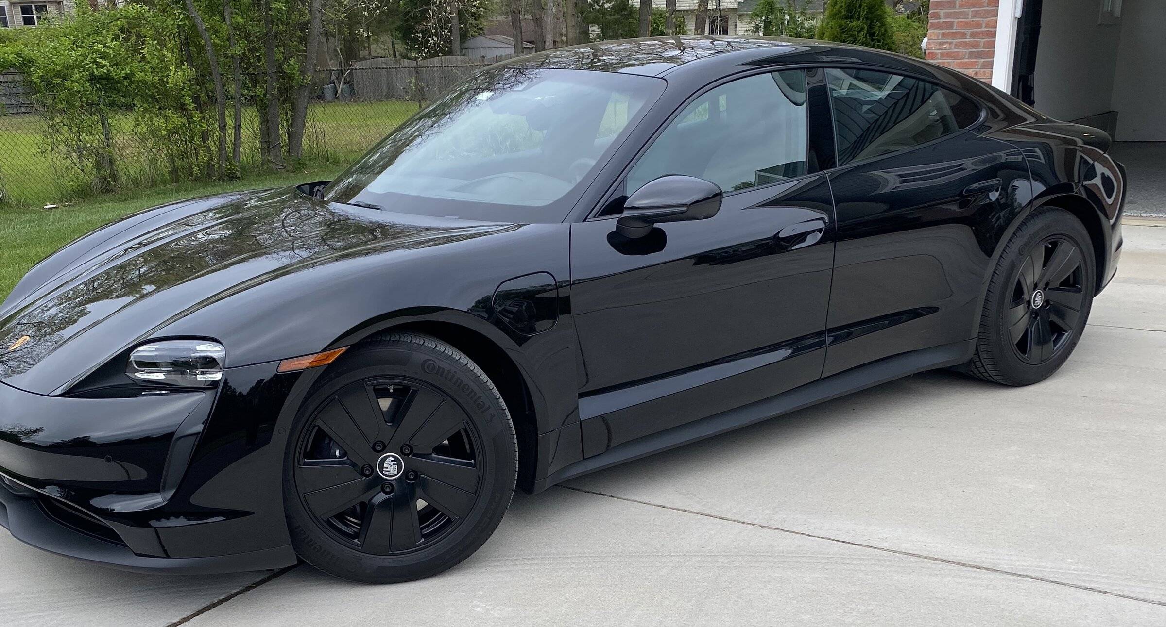 Porsche Taycan Base Wheels powder and clear coat complete - color change to black B6009254-2637-4761-8B29-EFFA0E12ED01