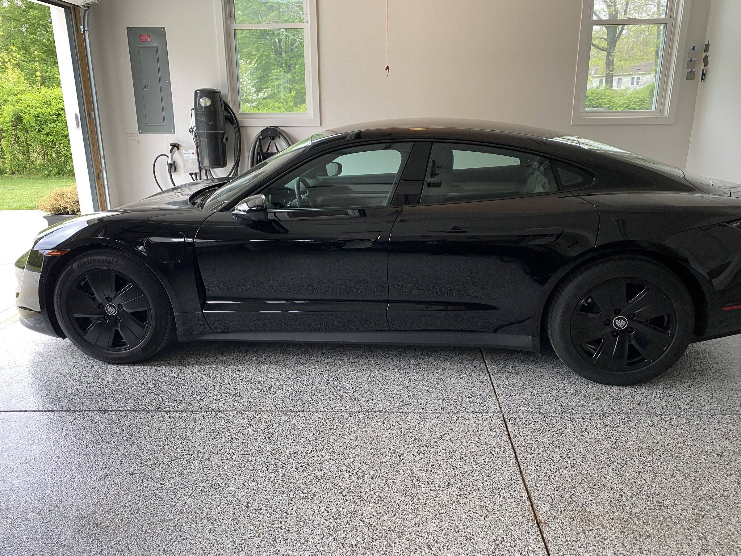 Porsche Taycan Show your home charging setup for your Taycan E4736AFD-0B51-461F-B9EB-682B02910277