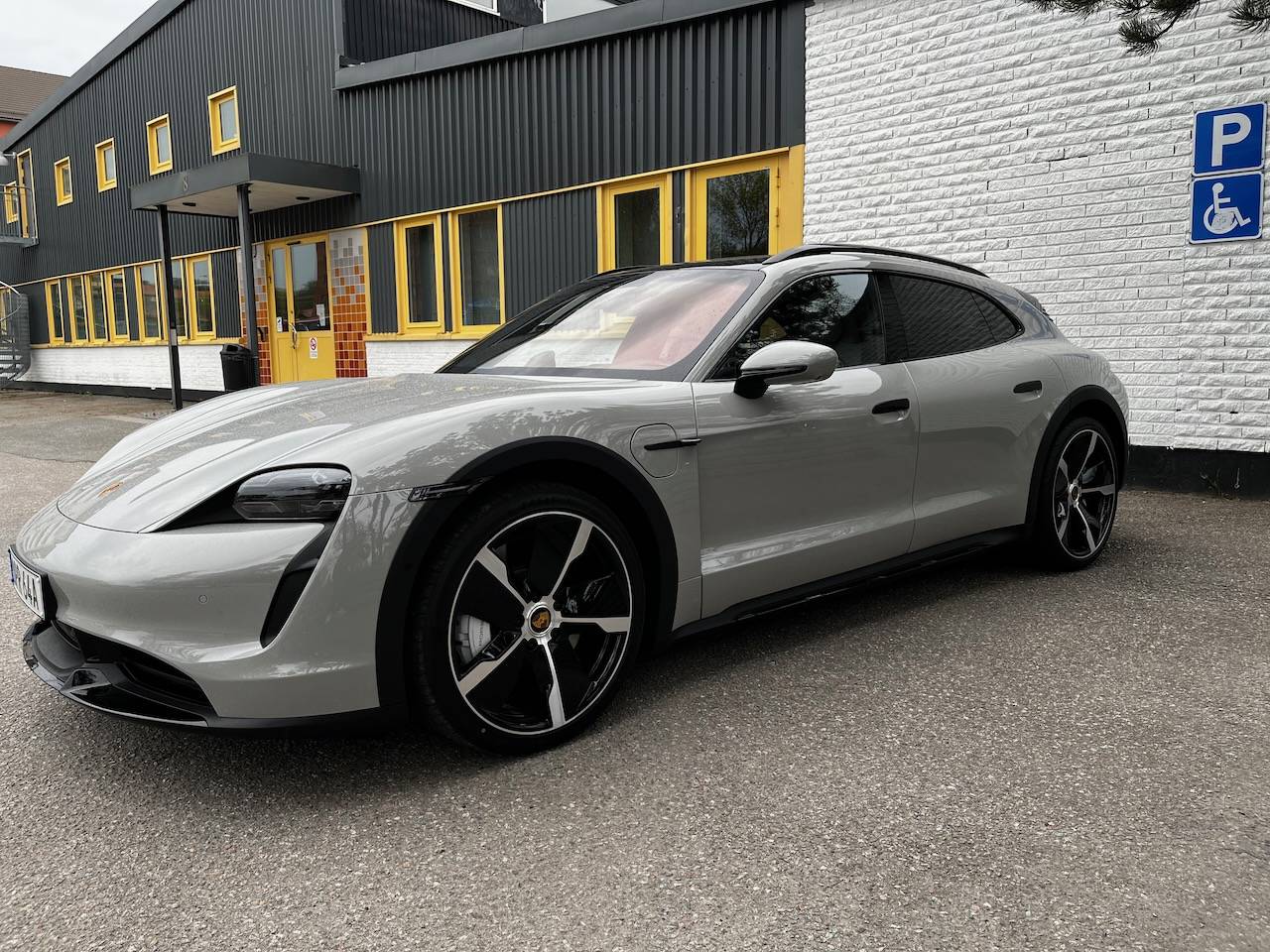 Porsche Taycan Review my Turbo build IMG_4100