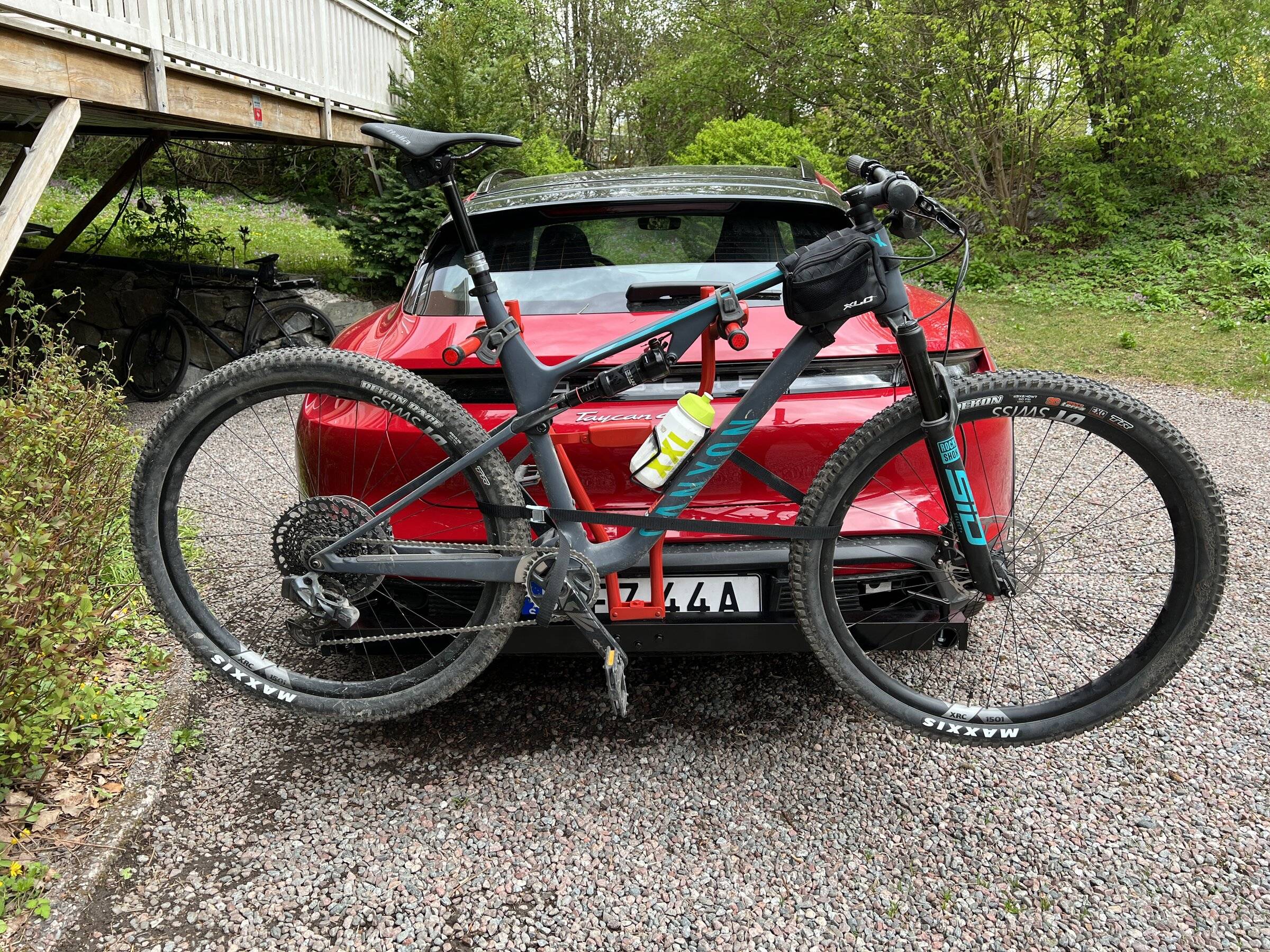 Porsche Taycan A simple bike rack for the CT IMG_0830.JPG