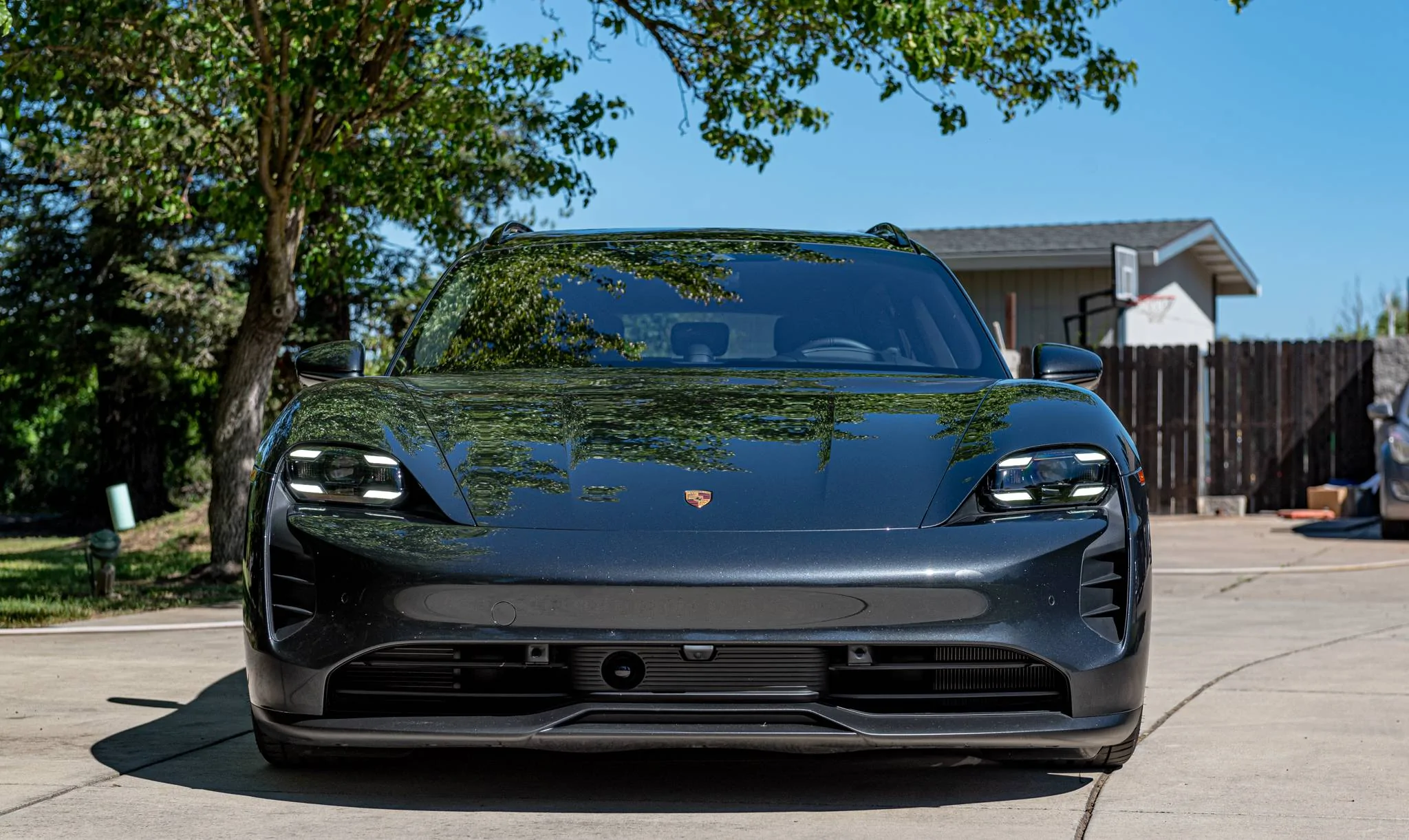 Porsche Taycan VOLCANO GREY Taycan Club SV104 Taycan Brushed Aluminum Daytime-11
