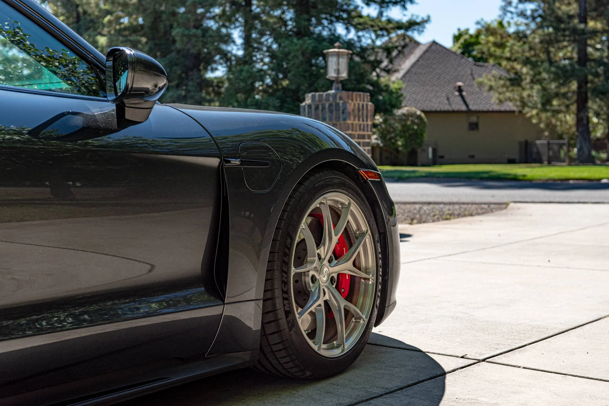 Porsche Taycan VOLCANO GREY Taycan Club SV104 Taycan Brushed Aluminum Daytime-12