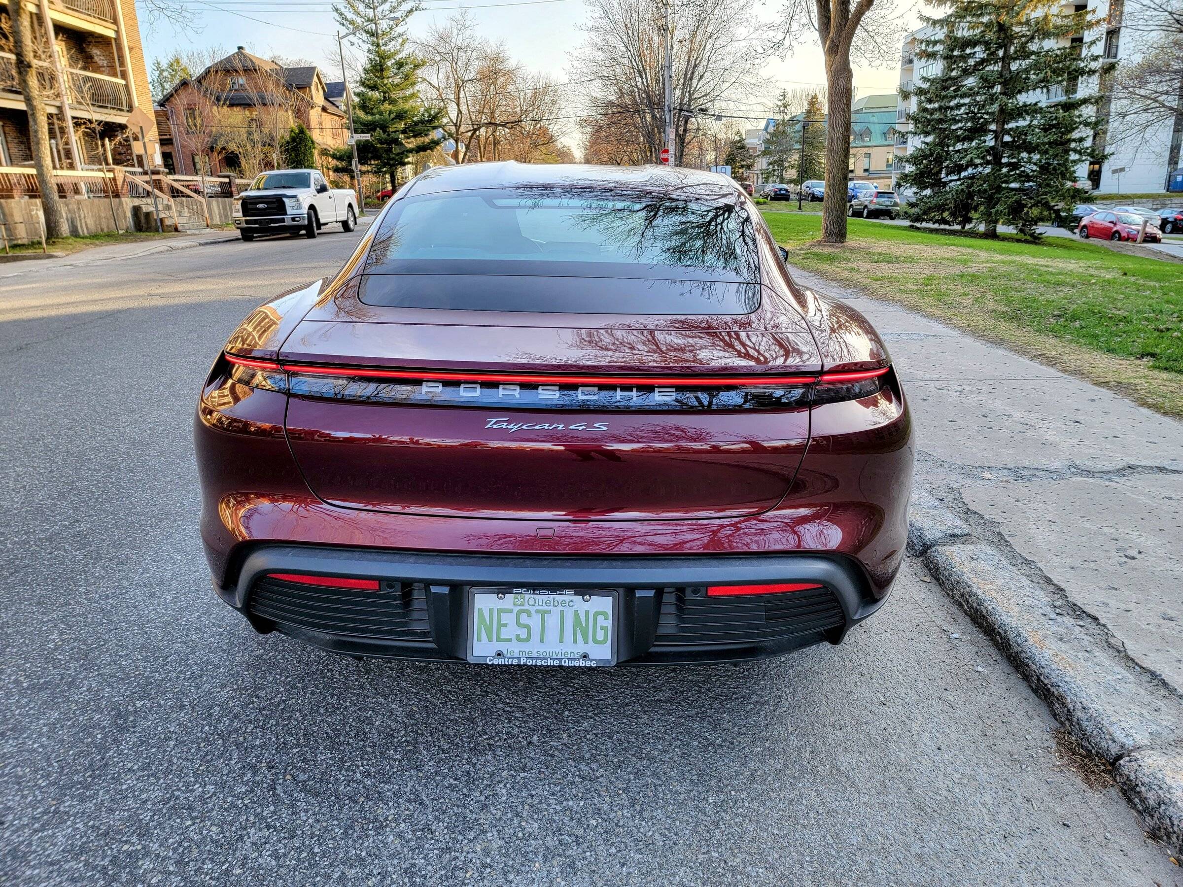 Porsche Taycan CHERRY METALLIC Taycan Club 20220510_185822~2