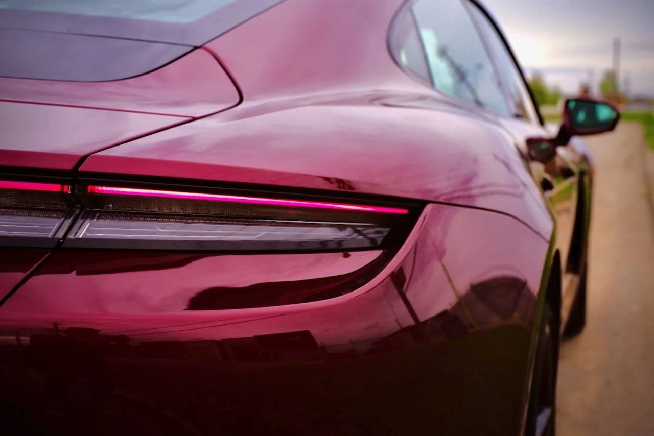Porsche Taycan CHERRY METALLIC Taycan Club A_UNITS_ - 1 (1)