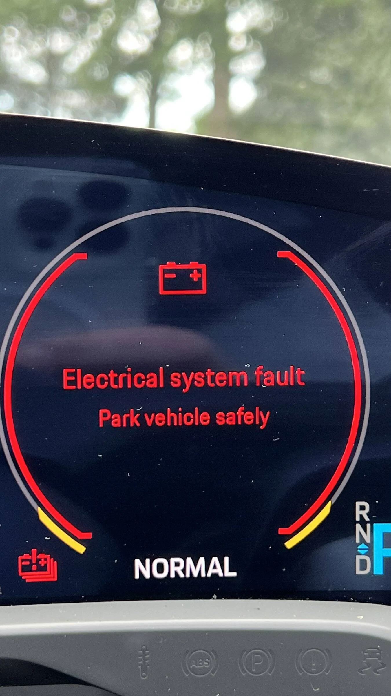 Porsche Taycan Electrical Systems fault C5452701-308B-4555-8FBB-4A4C808260B6