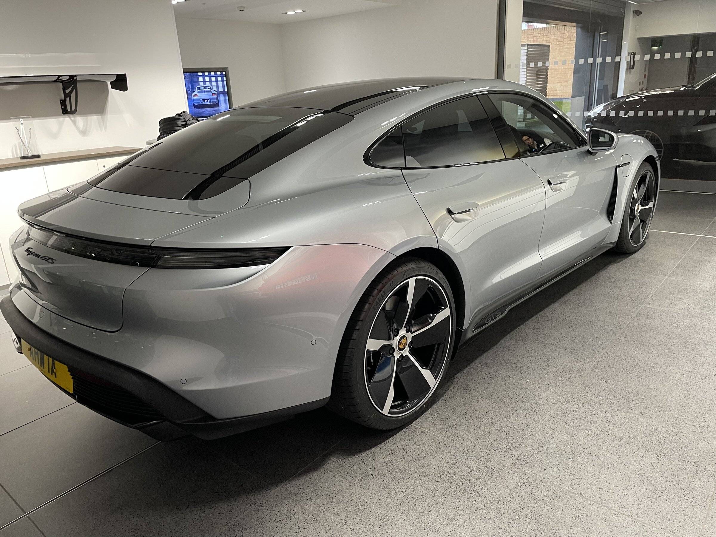 Porsche Taycan Dolomite Silver Taycan GTS (UK) 31D1E502-E4B1-4448-BCD4-E66A6856B25F