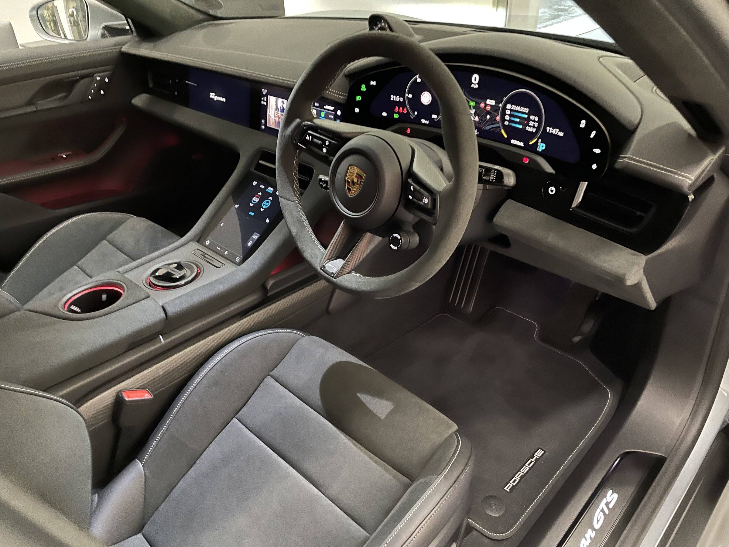 Porsche Taycan Dolomite Silver Taycan GTS (UK) ACC4A3C7-DBF5-4214-9538-B8F80881F260