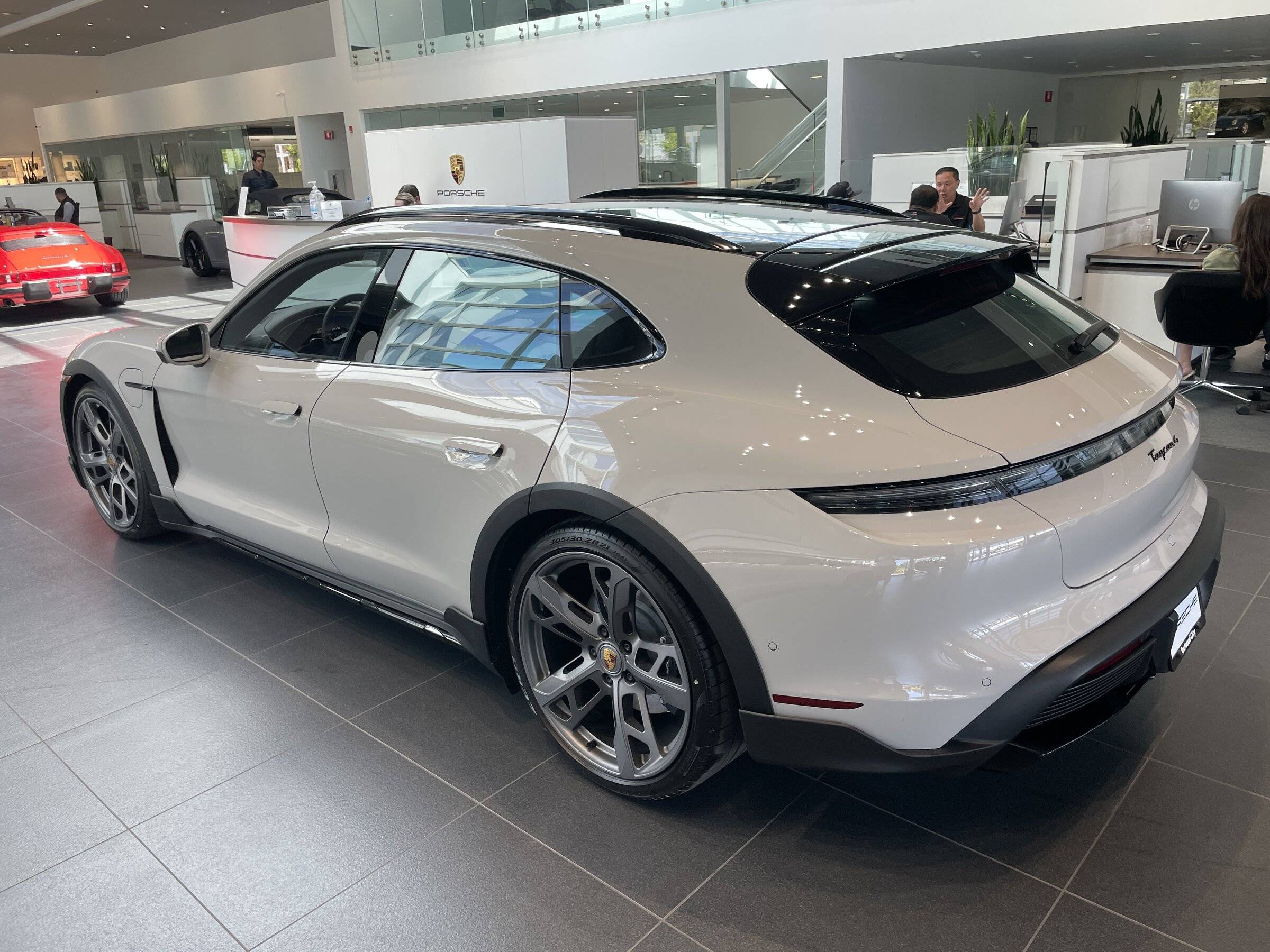 Porsche Taycan CHALK Taycan Club IMG_1650.JPG