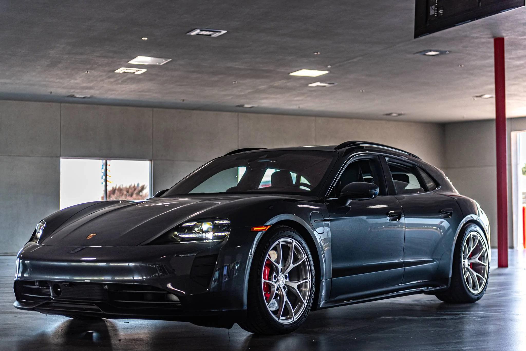 Porsche Taycan Signature Wheel - Now Here For The Taycan! 96150BB2-80B1-4C0B-BF16-50C024D816A7