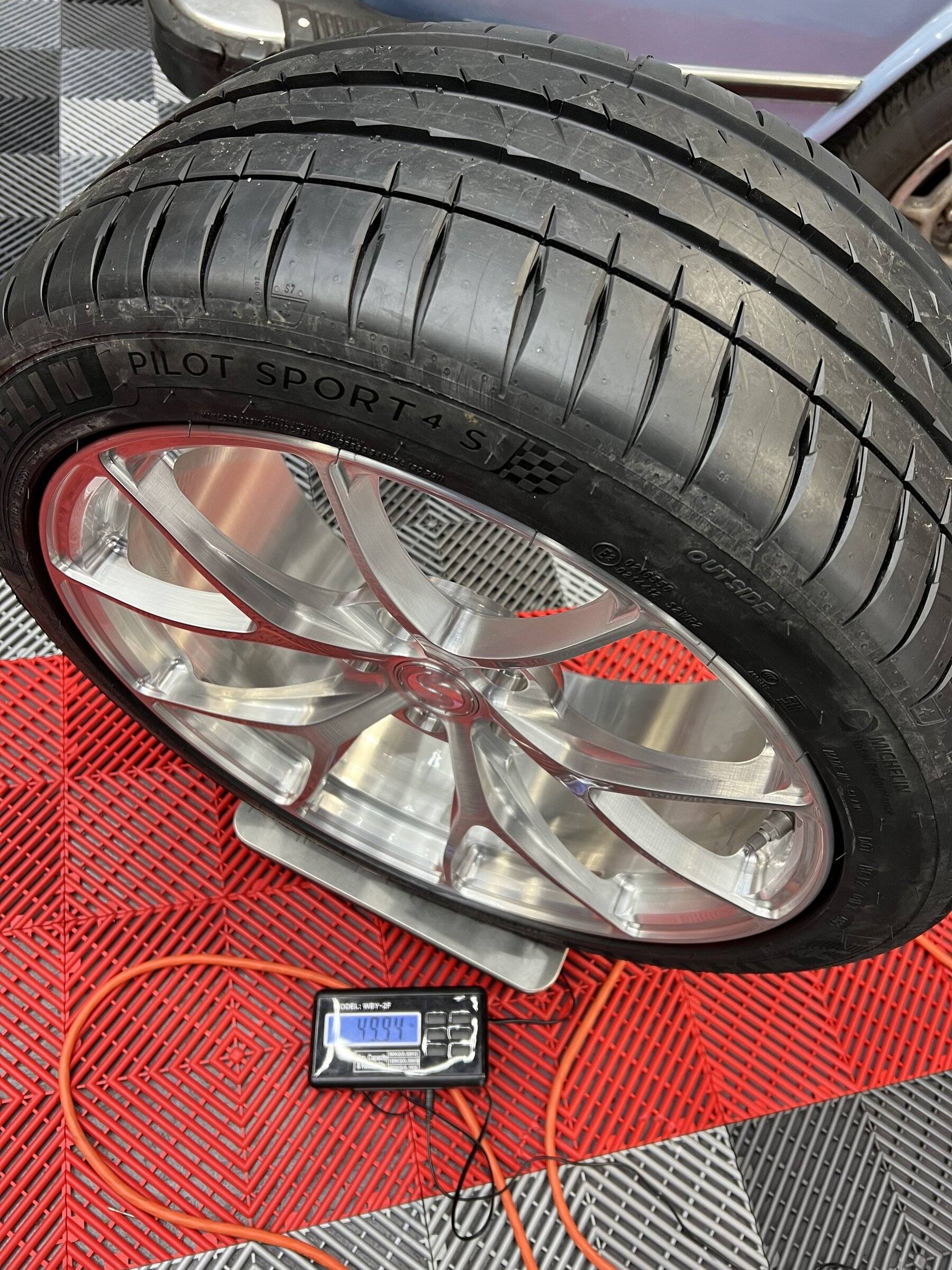 Porsche Taycan Signature Wheel - Now Here For The Taycan! 80AE374A-A31D-4EE3-9E1B-321E793B30EE