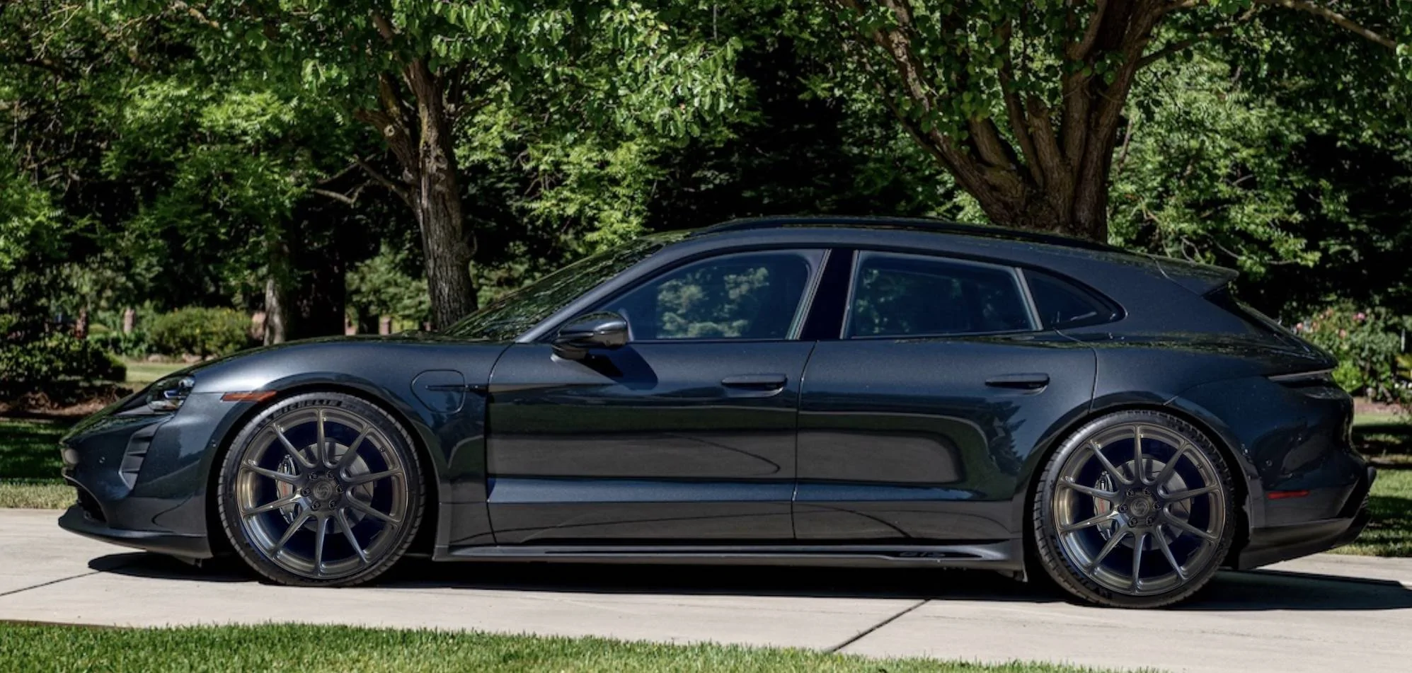 Porsche Taycan Signature Wheel - Now Here For The Taycan! BCFD1B64-4A5E-46A2-827B-2A222F5C8FD5