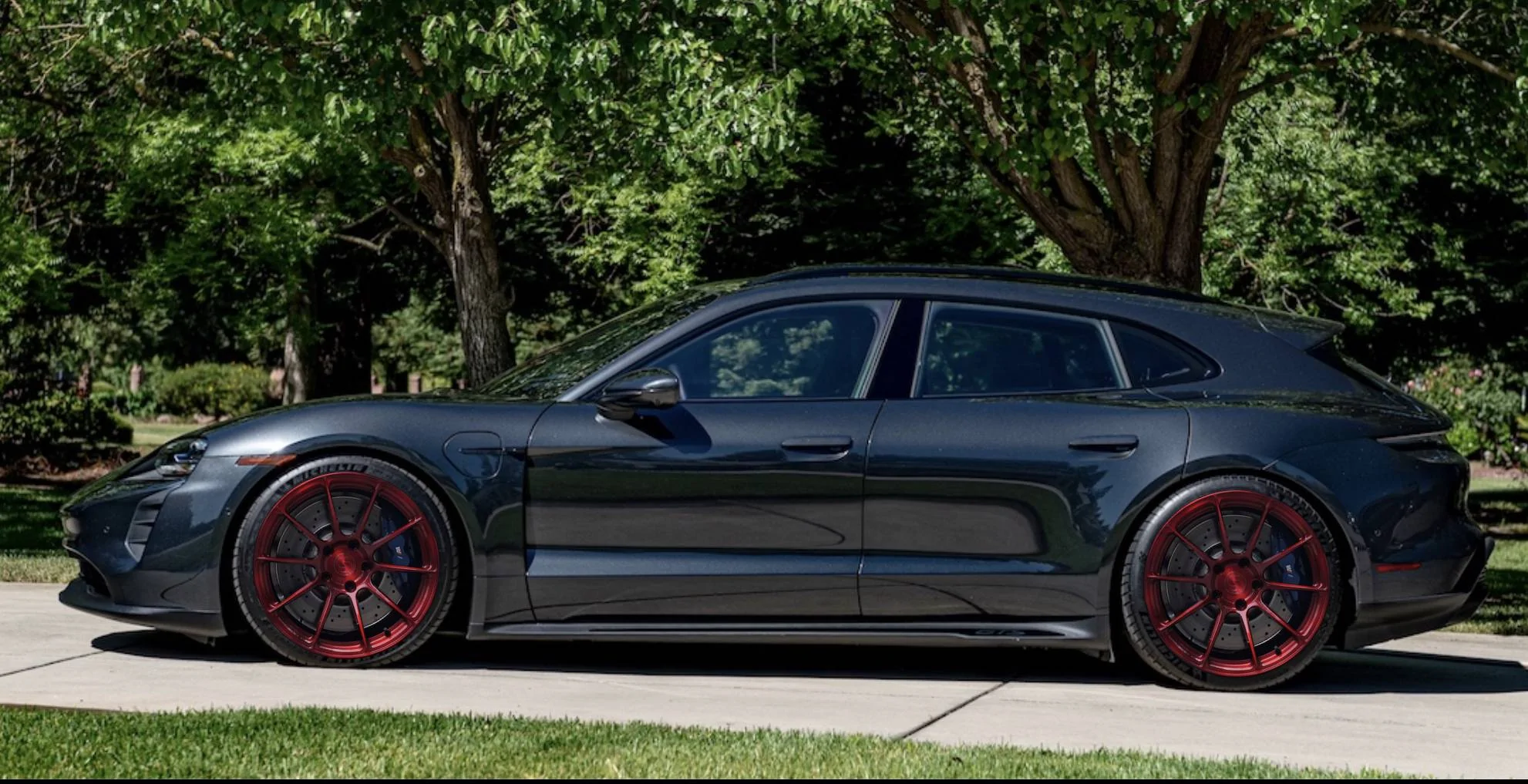 Porsche Taycan Signature Wheel - Now Here For The Taycan! D412D77E-1FFD-4D9A-B44C-DC9600EEC06A