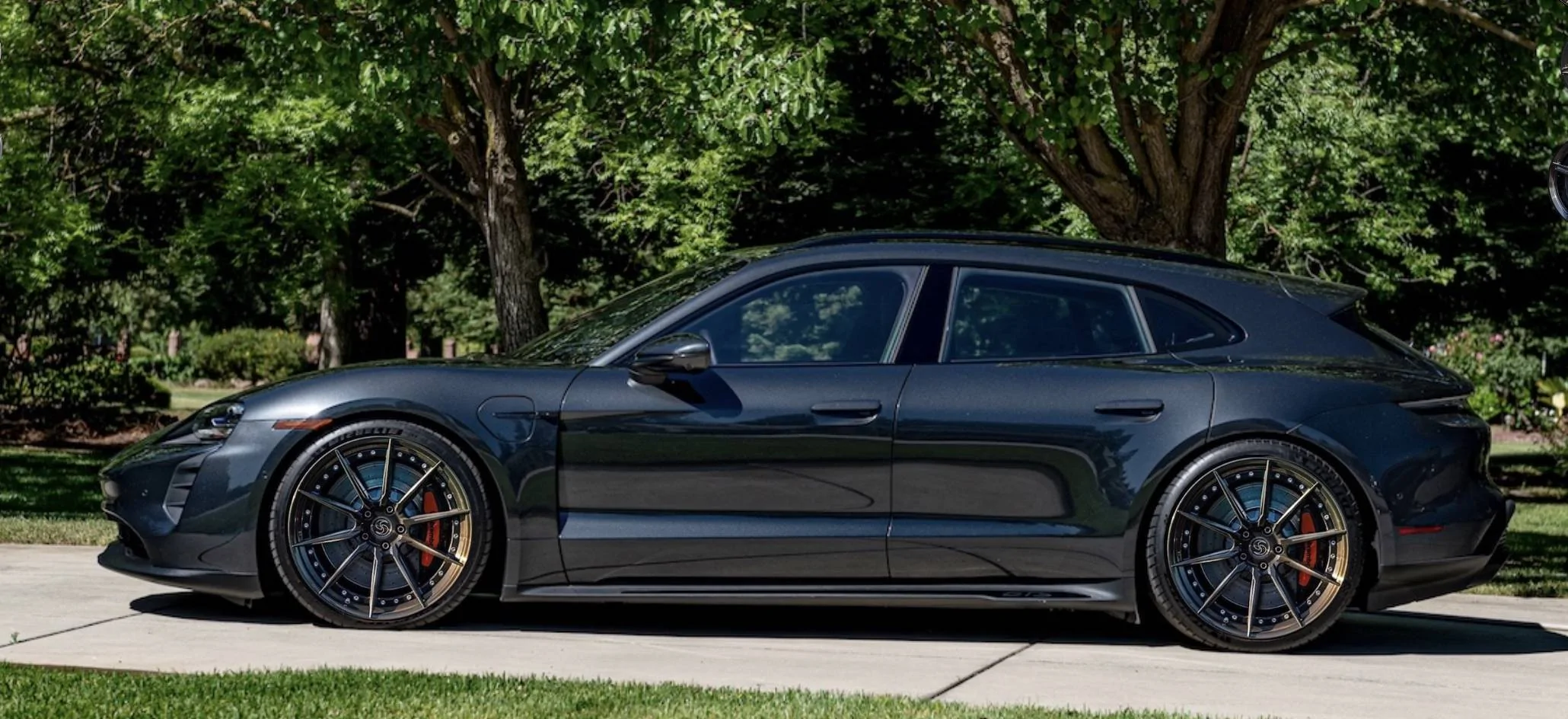 Porsche Taycan Signature Wheel - Now Here For The Taycan! 98E046AF-C5AC-47A0-A708-167E502AC5D0
