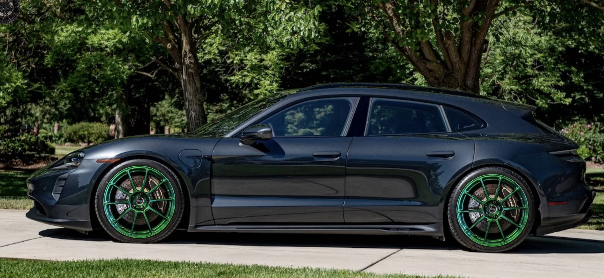Porsche Taycan Signature Wheel - Now Here For The Taycan! 4AC4BA2A-115B-4CC0-8899-8DE607BBC954
