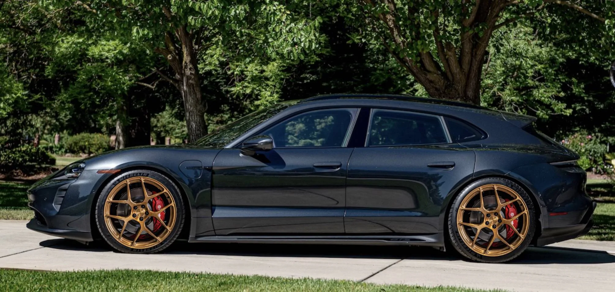Porsche Taycan Signature Wheel - Now Here For The Taycan! 2BBE5F38-D316-45AE-8625-0B5D6028B129