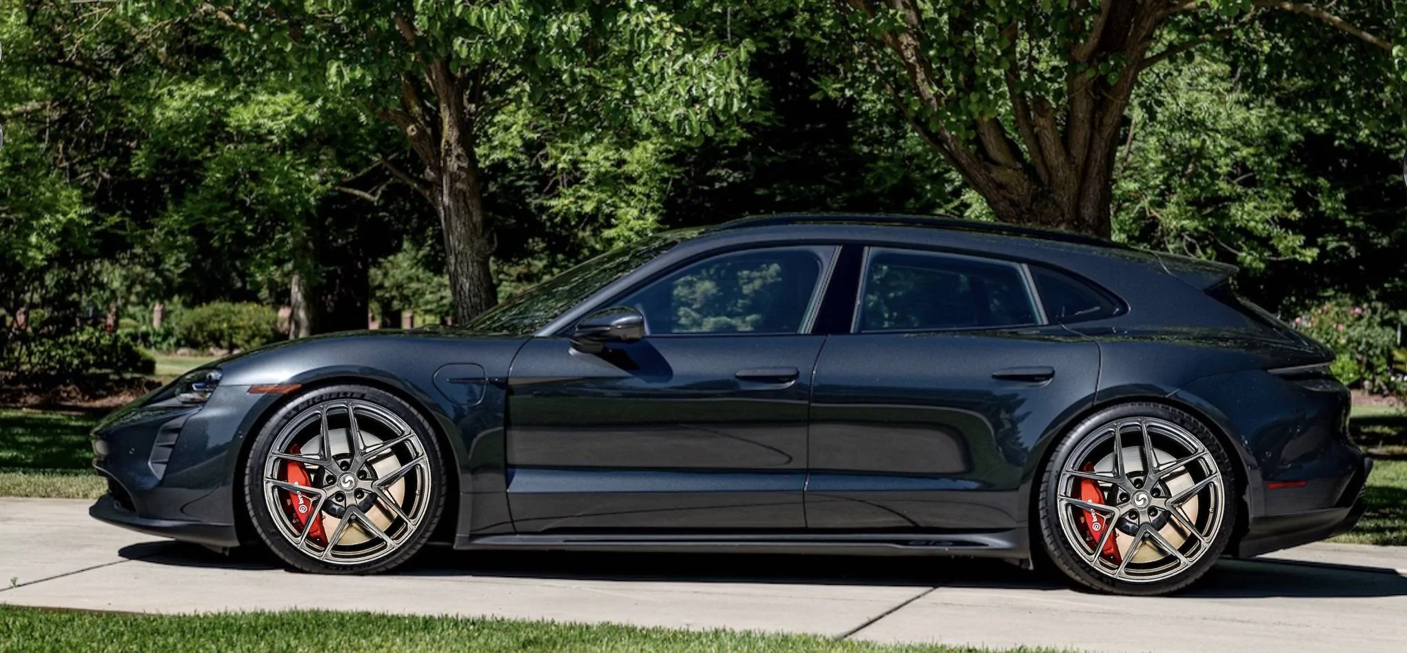 Porsche Taycan Signature Wheel - Now Here For The Taycan! FA50F401-F240-4C01-A992-E0A93119A55C