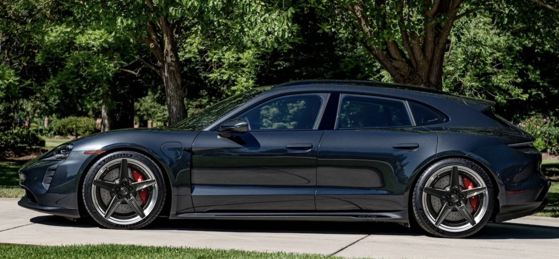 Porsche Taycan Signature Wheel - Now Here For The Taycan! 5572AAA1-8778-450F-90B4-1E87F7C76200