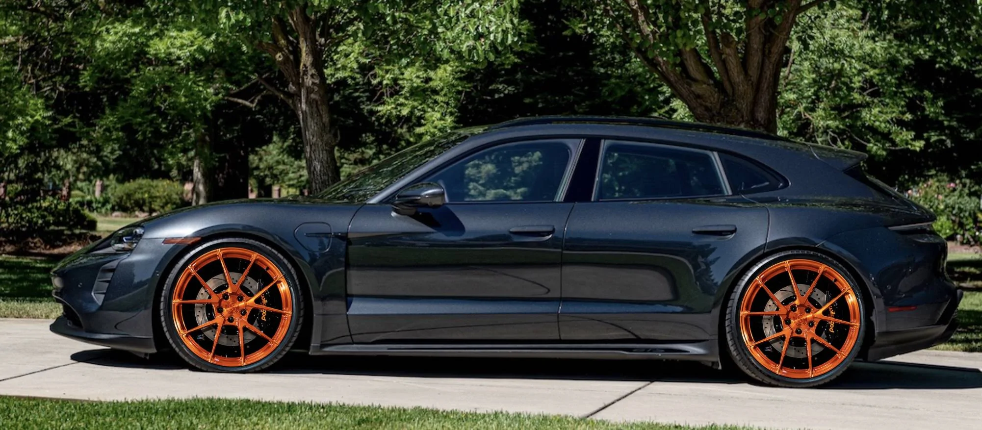 Porsche Taycan Signature Wheel - Now Here For The Taycan! CE046065-2A72-4594-B371-B5BE5F6A3B67