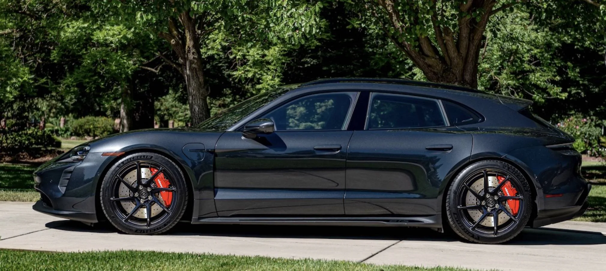 Porsche Taycan Signature Wheel - Now Here For The Taycan! 5B3ADCF6-7B51-4EF0-9701-5E6C312AA672