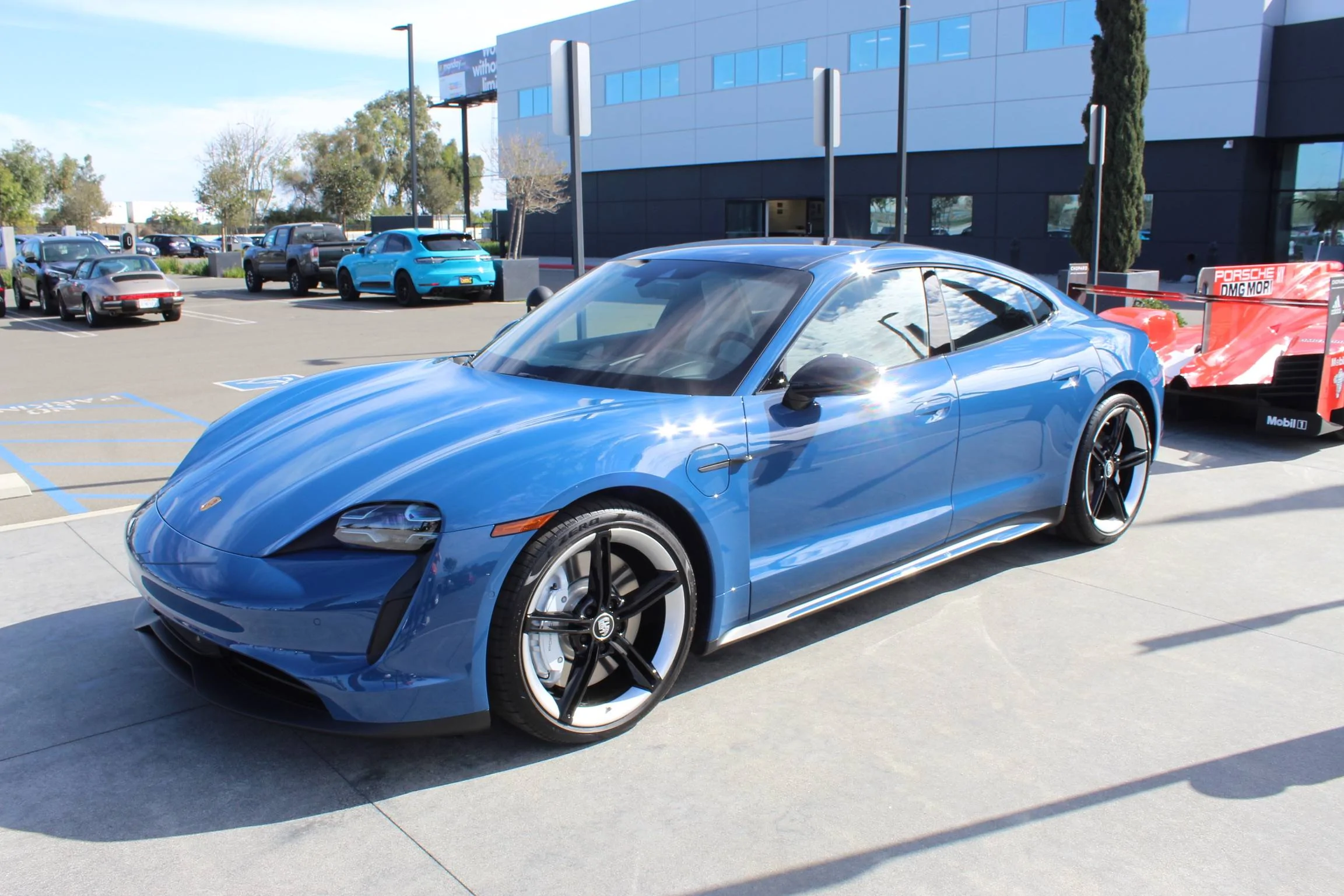 Porsche Taycan NEPTUNE BLUE Taycan Club 6D66340B-C916-45D9-A2B1-5F0F28252F64