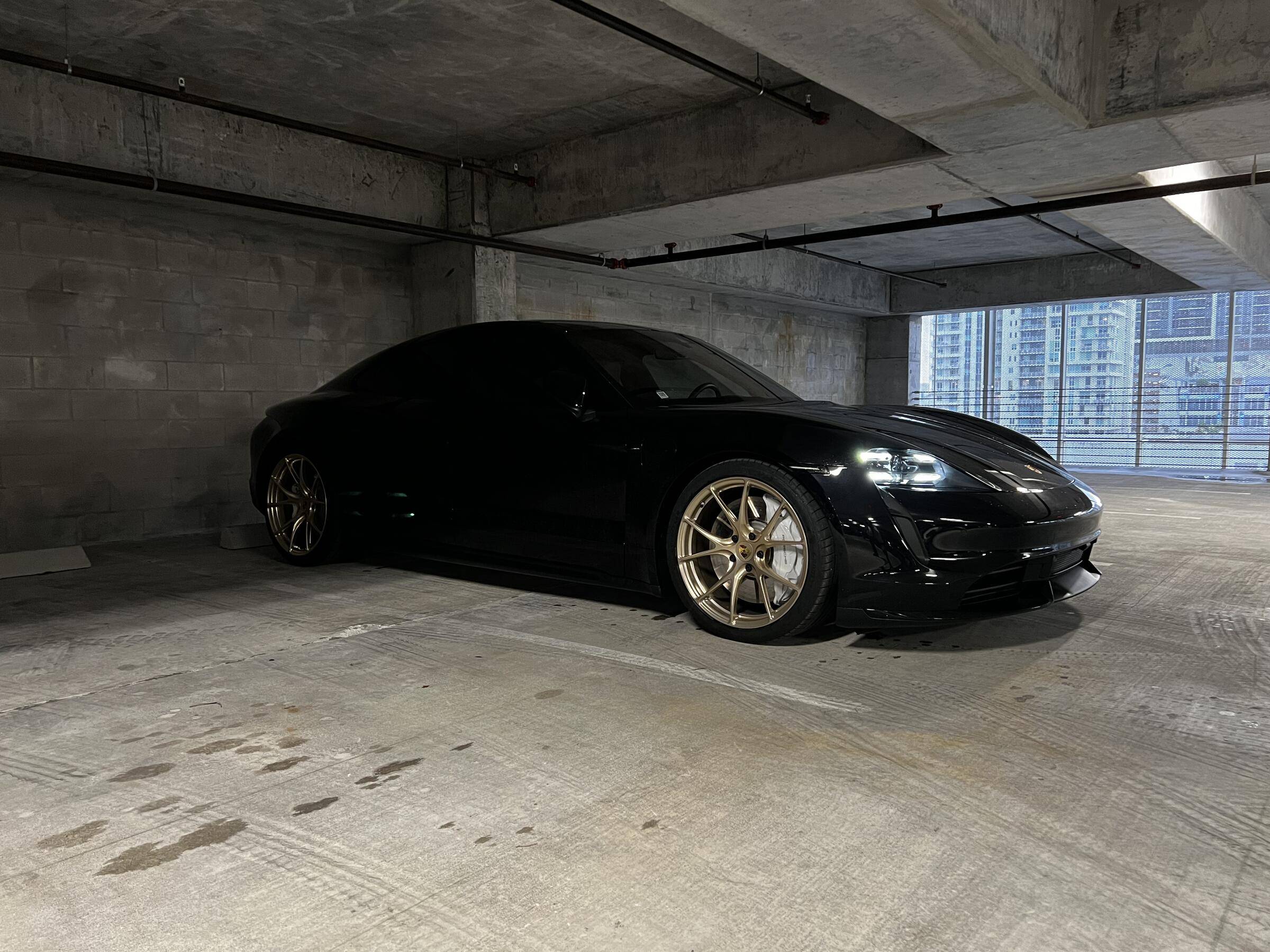Porsche Taycan BLACK / JET BLACK Taycan Club tempImagefGgdMx
