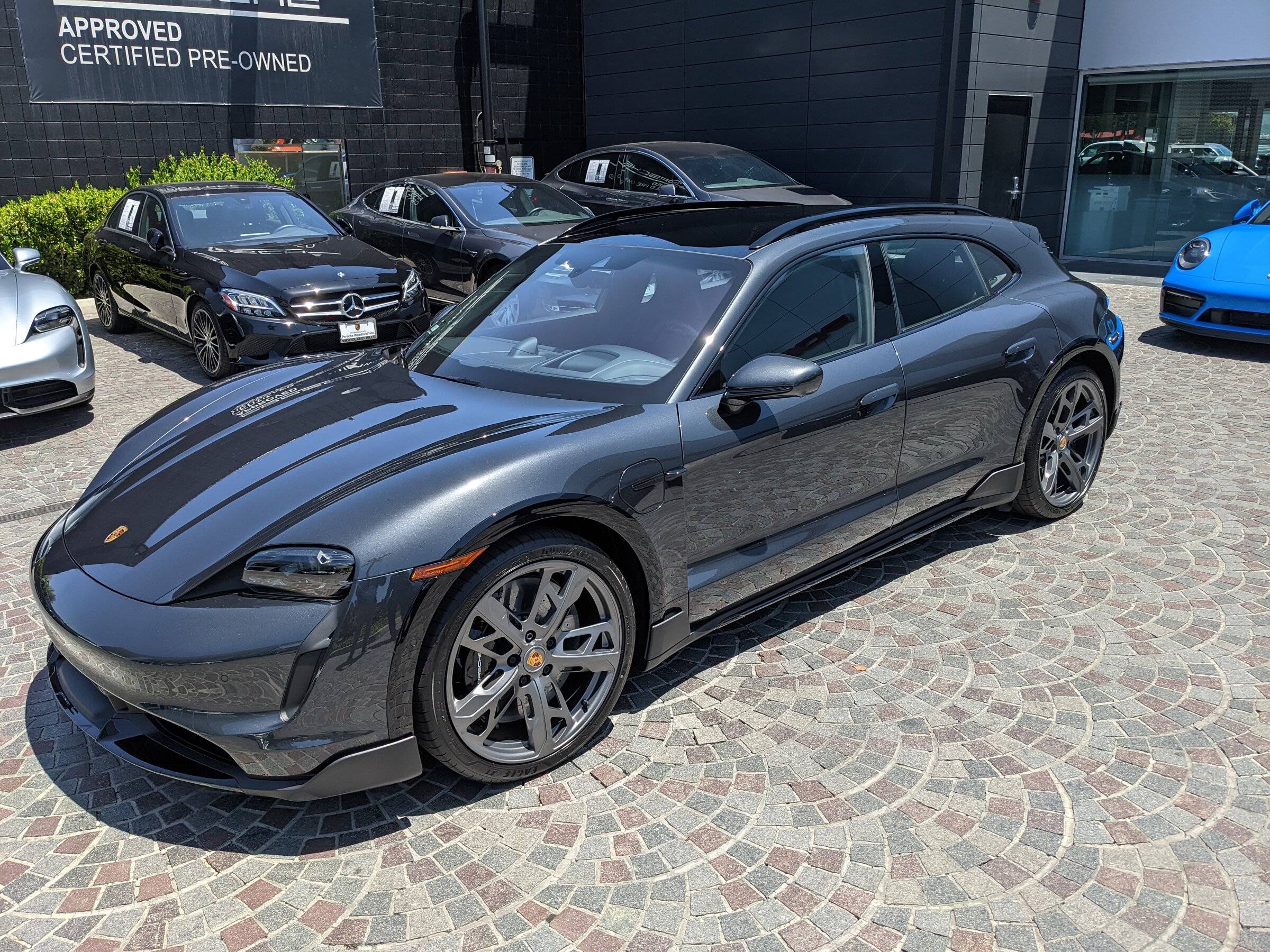 Porsche Taycan VOLCANO GREY Taycan Club PXL_20220522_192624810