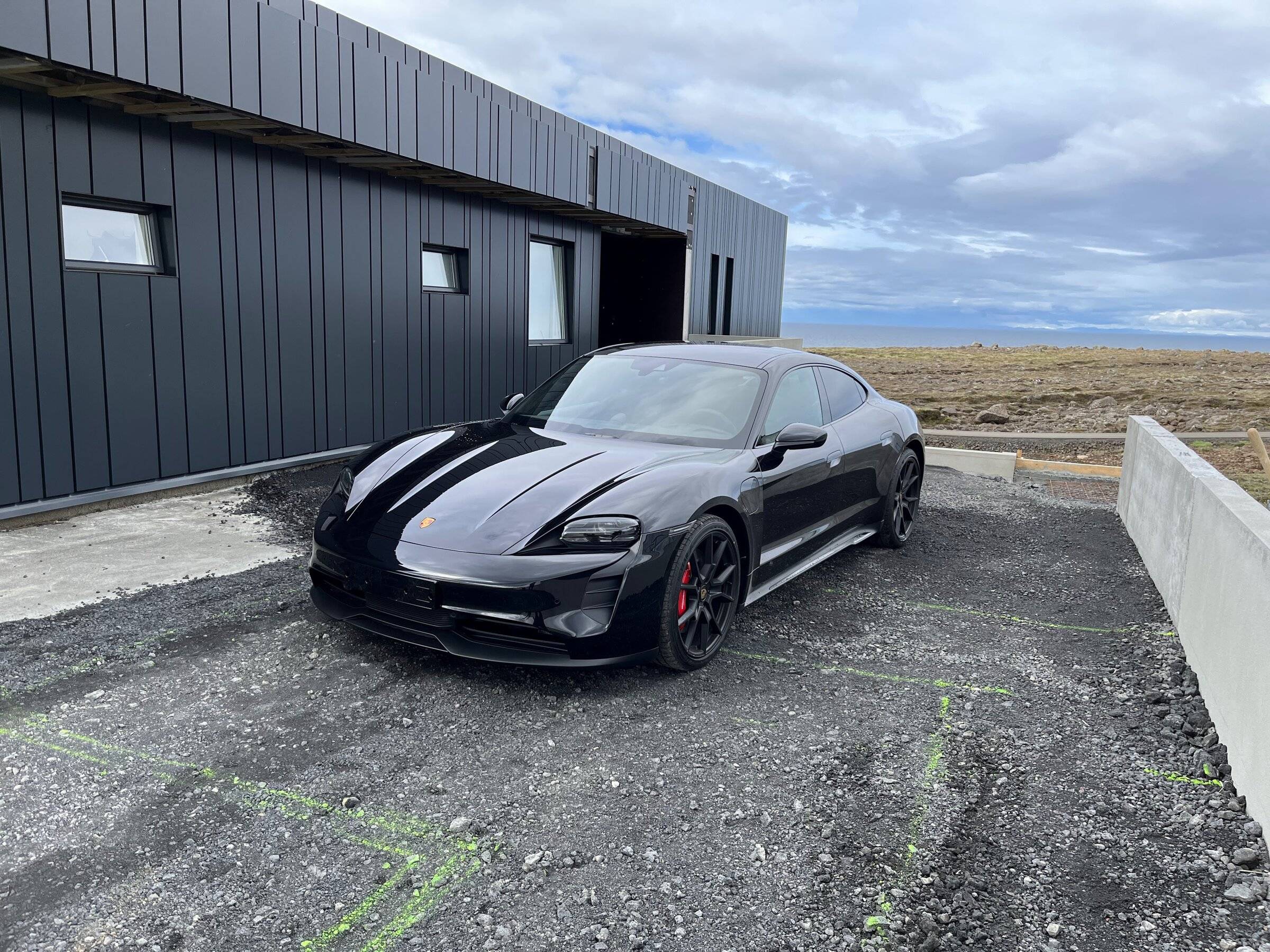 Porsche Taycan Taycan GTS RS Spyder Wheels vs Mission E Wheels IMG_0715