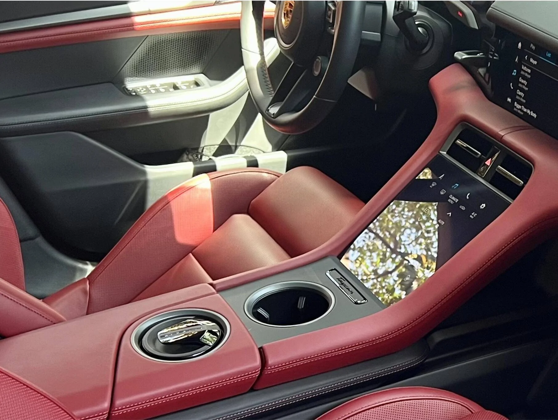 Porsche Taycan Bordeaux/Black - Neodyme or Darksilver Screen Shot 2022-05-28 at 7.39.52 AM
