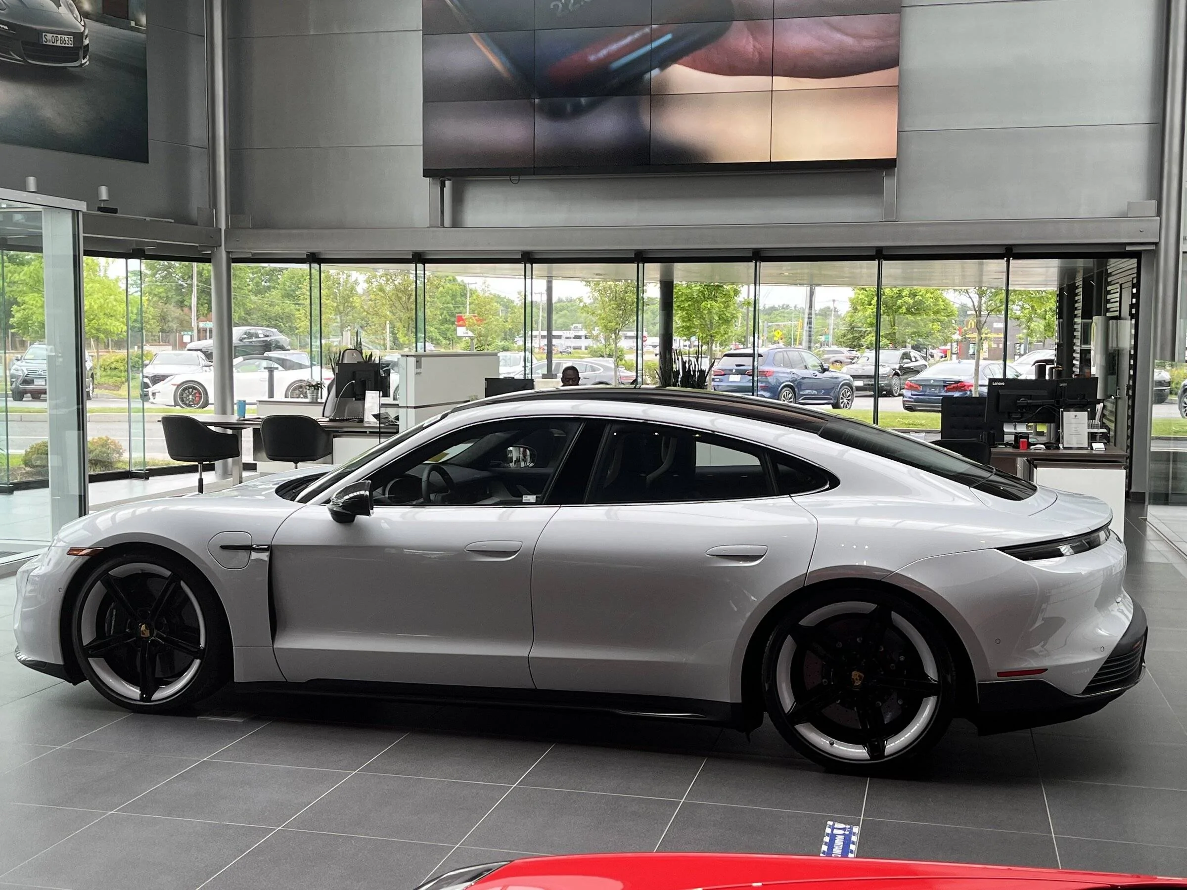 Porsche Taycan ICE GREY Taycan Club 0A24B34C-C541-434F-8F6C-90BD1DAFD5DF