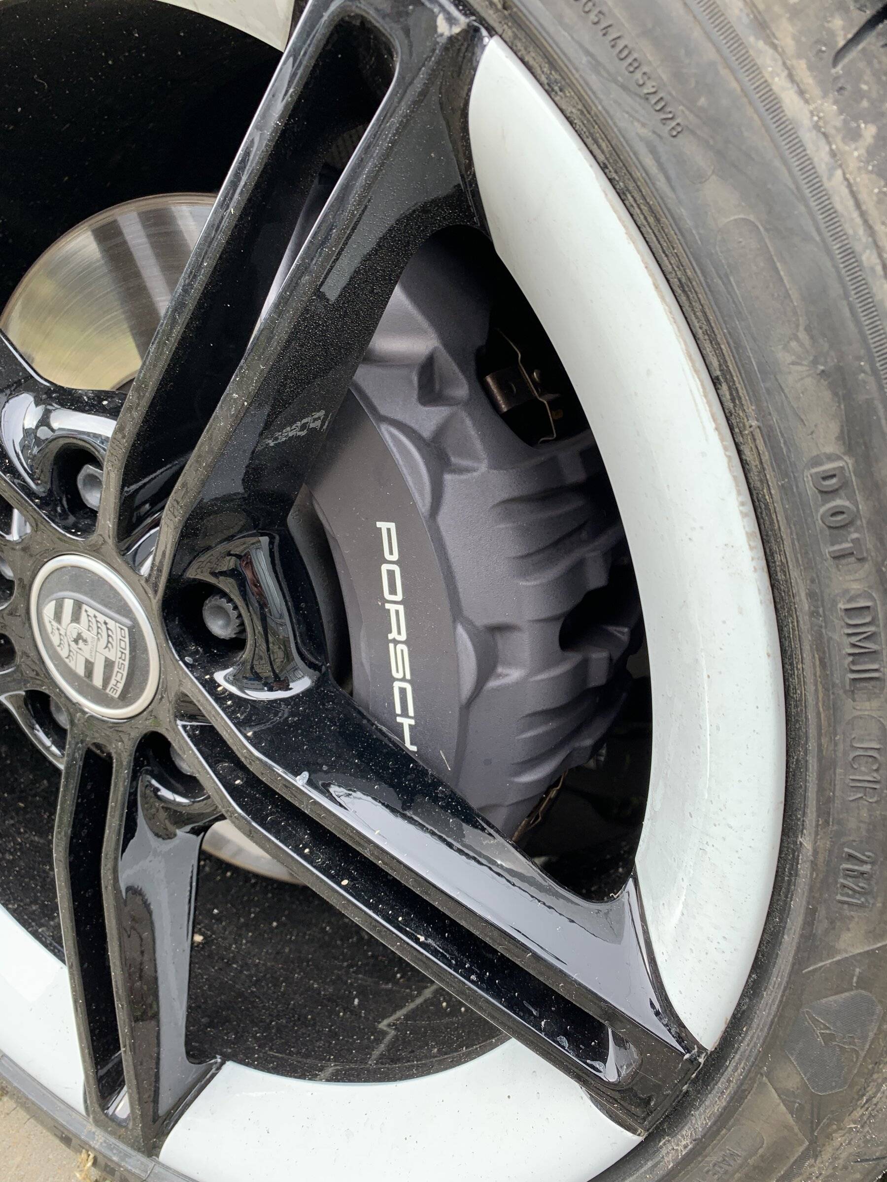 Porsche Taycan Mission E wheels on standard braking system D687A7E0-93DC-43CF-9A94-F84EE36AF105